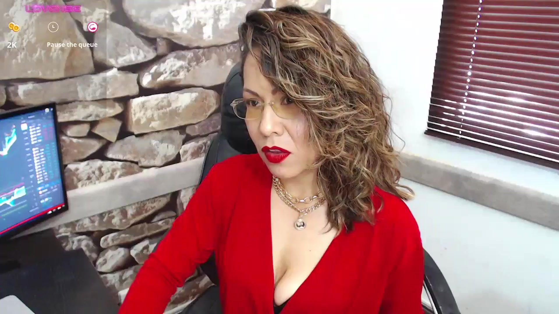 Gallery image thumbnail from office_secret's myfreecams stream on, 09/19/2024, 19:19 image 1 of 20
