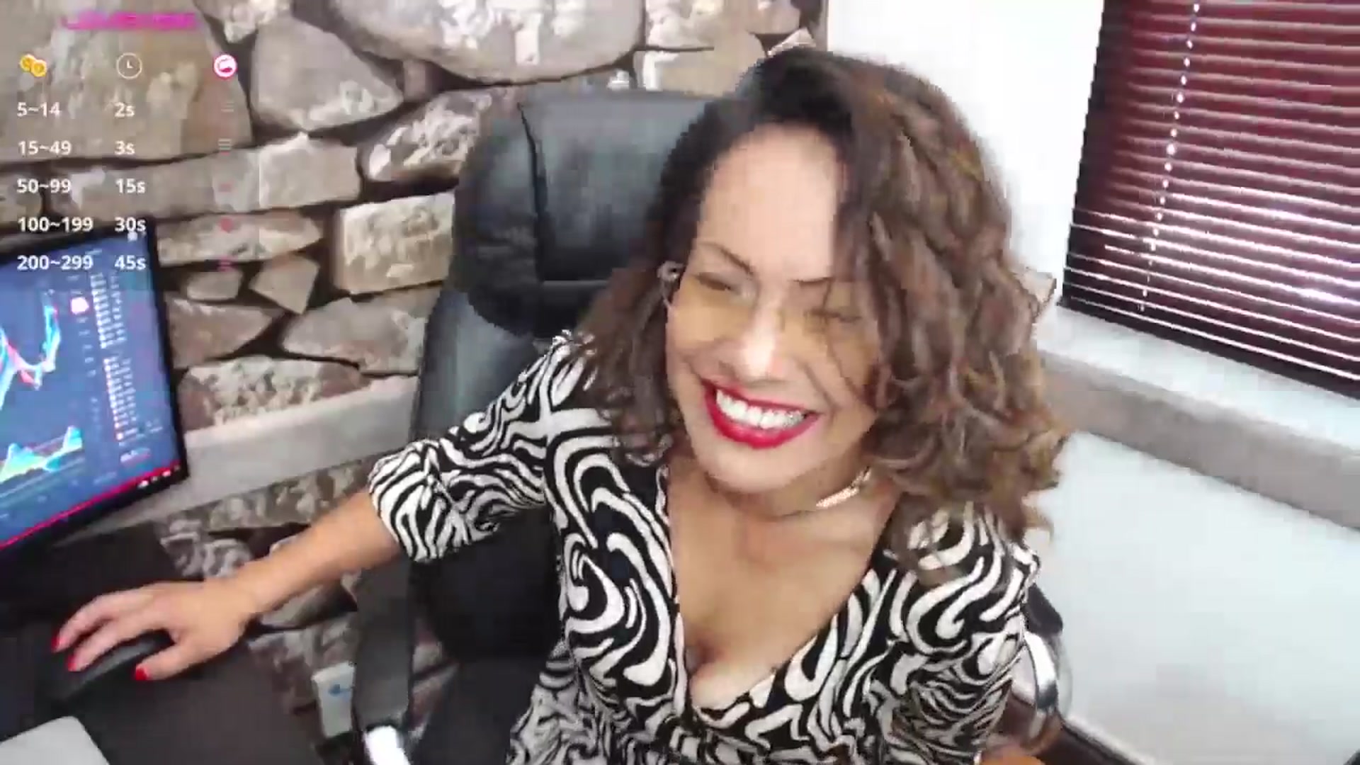 Gallery image thumbnail from office_secret's myfreecams stream on, 09/30/2024, 17:28 image 13 of 20