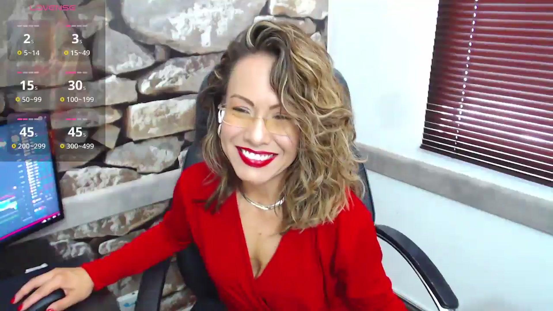 Gallery image thumbnail from office_secret's myfreecams stream on, 10/24/2024, 17:23 image 12 of 20
