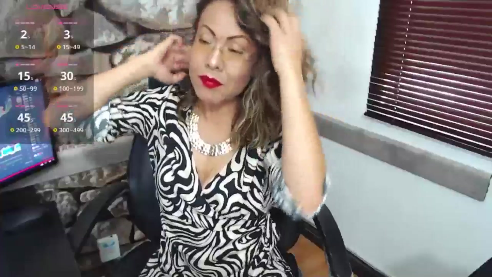 Gallery image thumbnail from office_secret's myfreecams stream on, 10/28/2024, 17:17 image 14 of 20