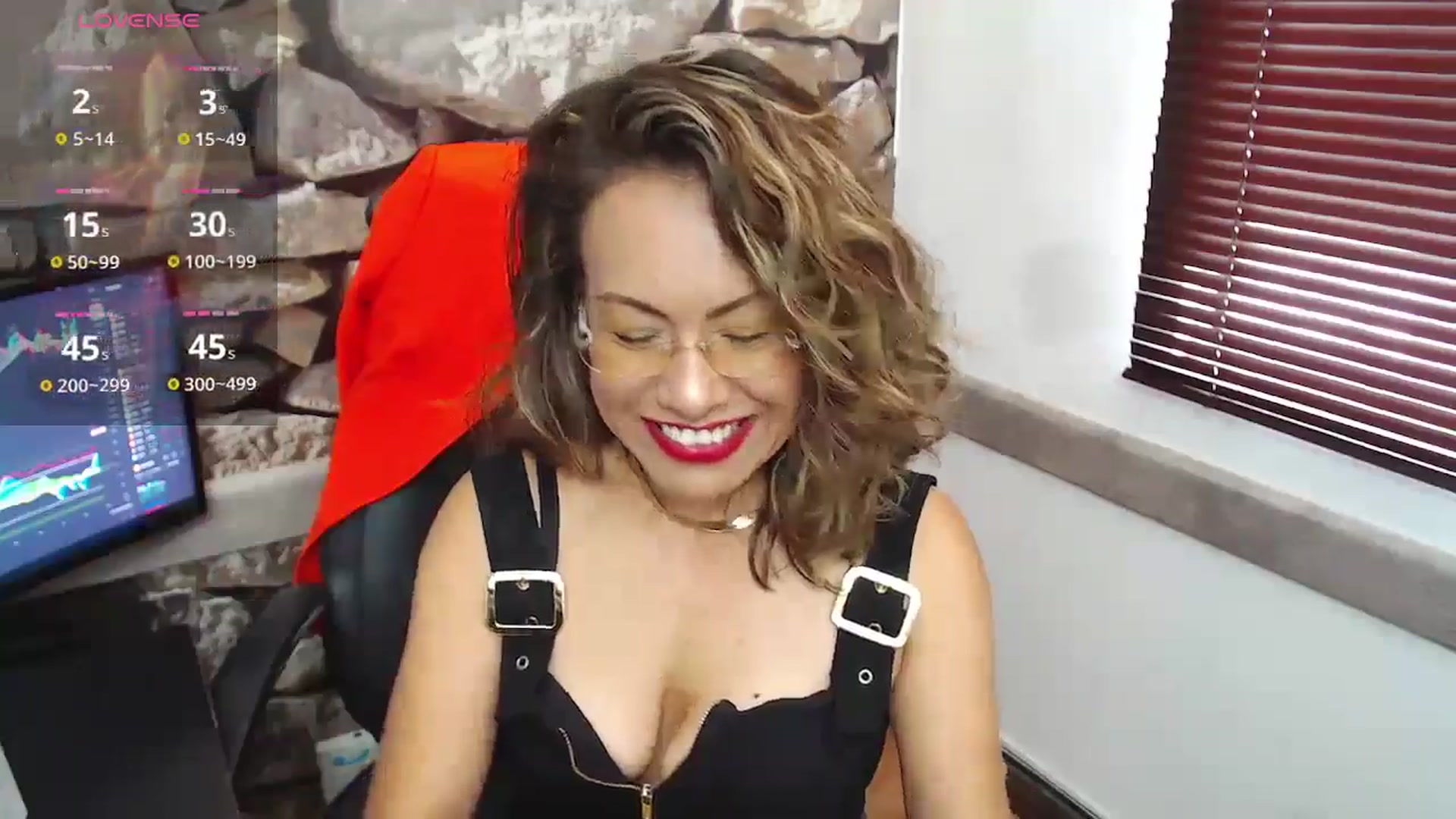 Gallery image thumbnail from office_secret's myfreecams stream on, 10/29/2024, 17:29 image 17 of 20