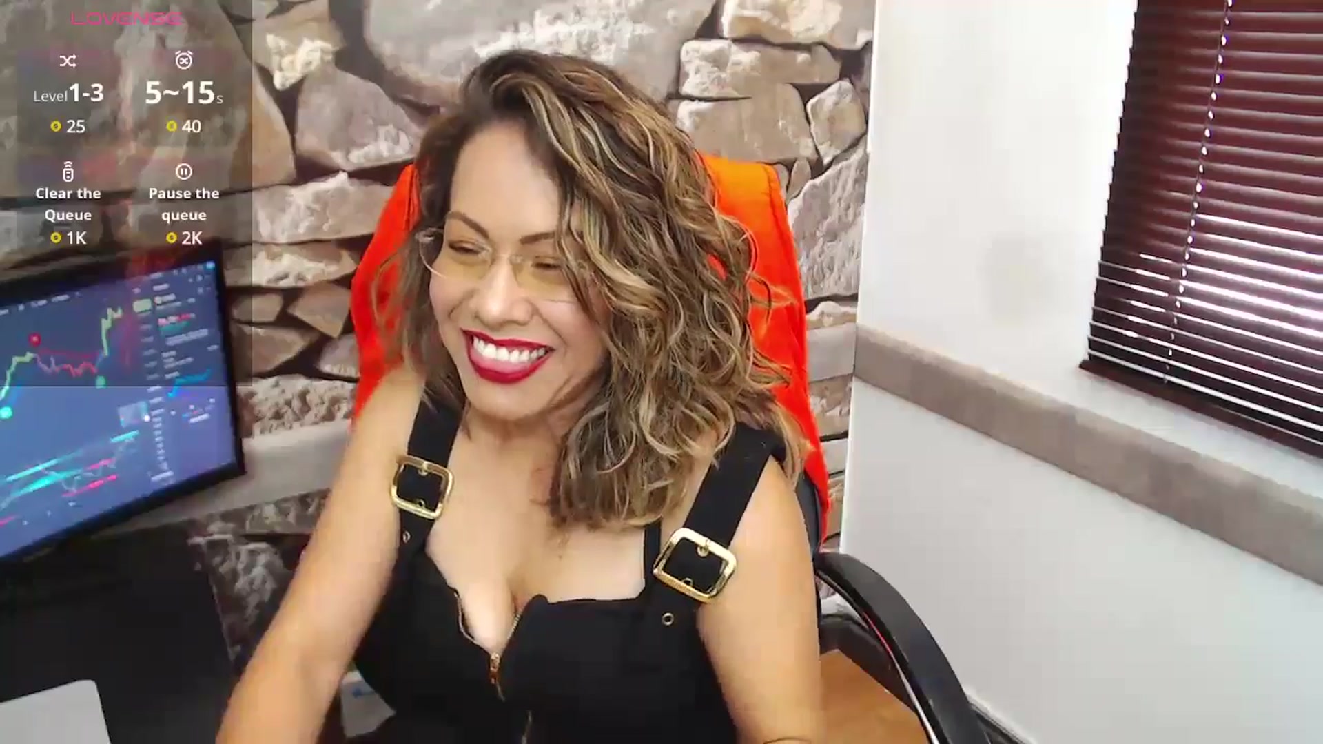 Gallery image thumbnail from office_secret's myfreecams stream on, 11/07/2024, 17:31 image 3 of 20