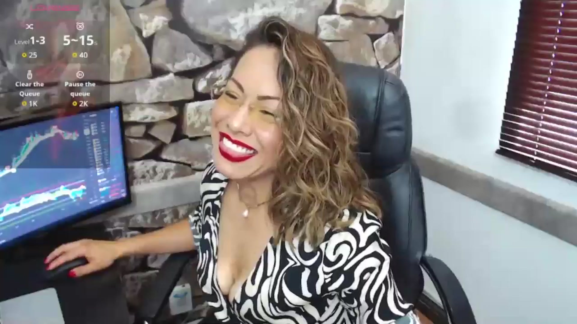 Gallery image thumbnail from office_secret's myfreecams stream on, 11/12/2024, 17:07 image 8 of 20