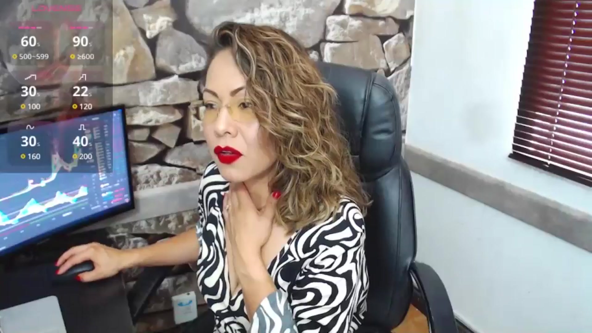 Gallery image thumbnail from office_secret's myfreecams stream on, 11/12/2024, 17:07 image 7 of 20