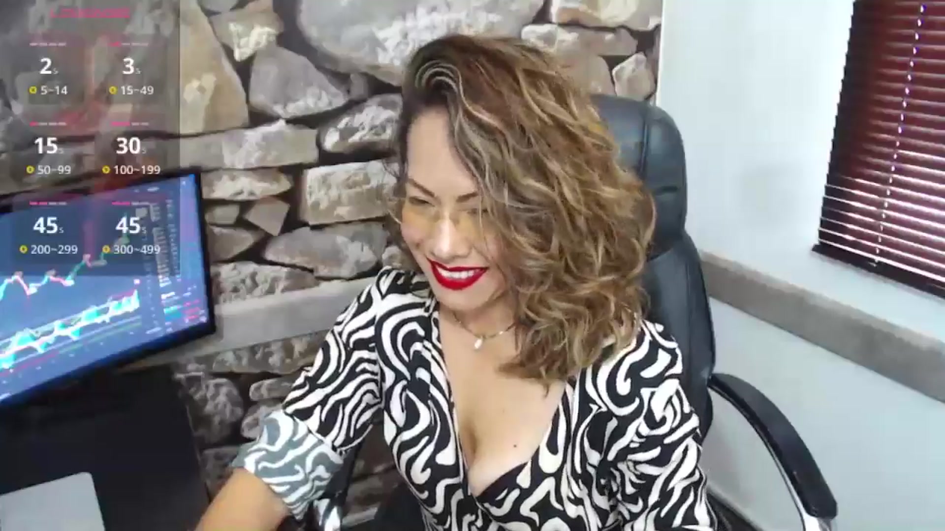 Gallery image thumbnail from office_secret's myfreecams stream on, 11/12/2024, 17:07 image 15 of 20