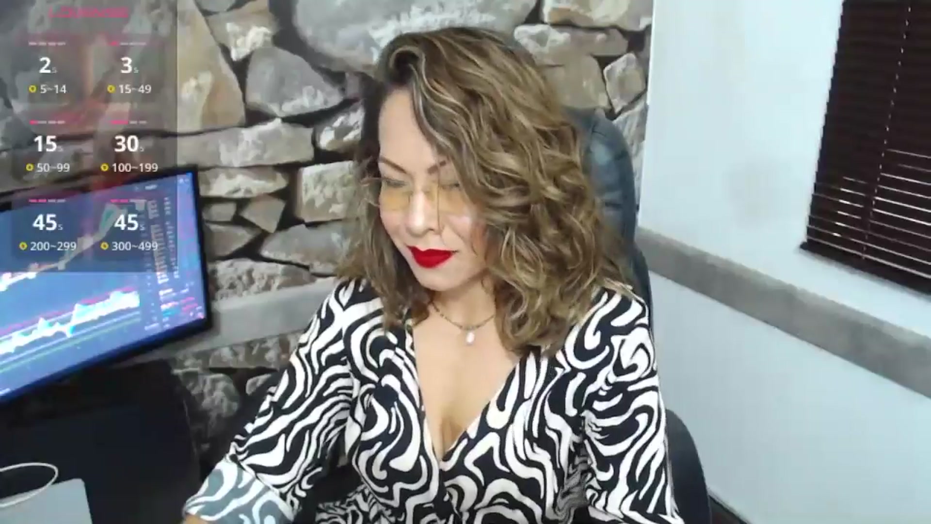 Gallery image thumbnail from office_secret's myfreecams stream on, 11/12/2024, 19:16 image 12 of 20