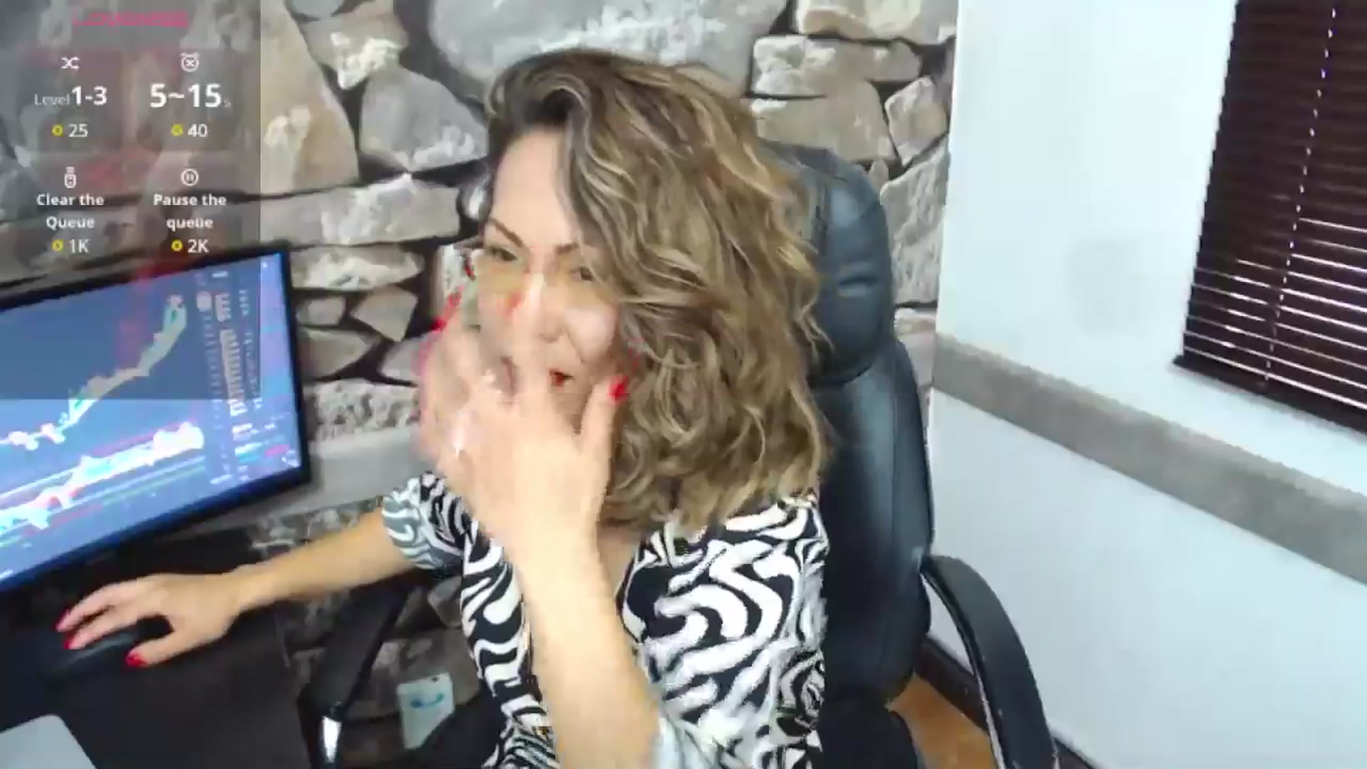 Gallery image thumbnail from office_secret's myfreecams stream on, 11/12/2024, 19:16 image 19 of 20