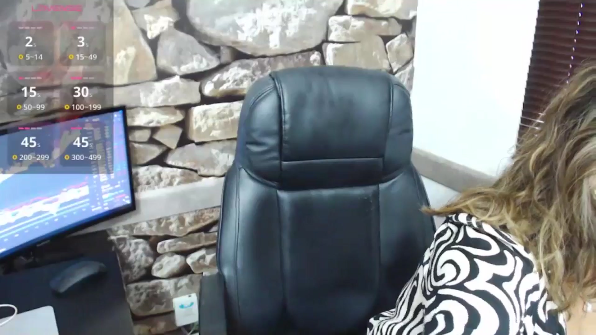Gallery image thumbnail from office_secret's myfreecams stream on, 11/12/2024, 19:16 image 17 of 20