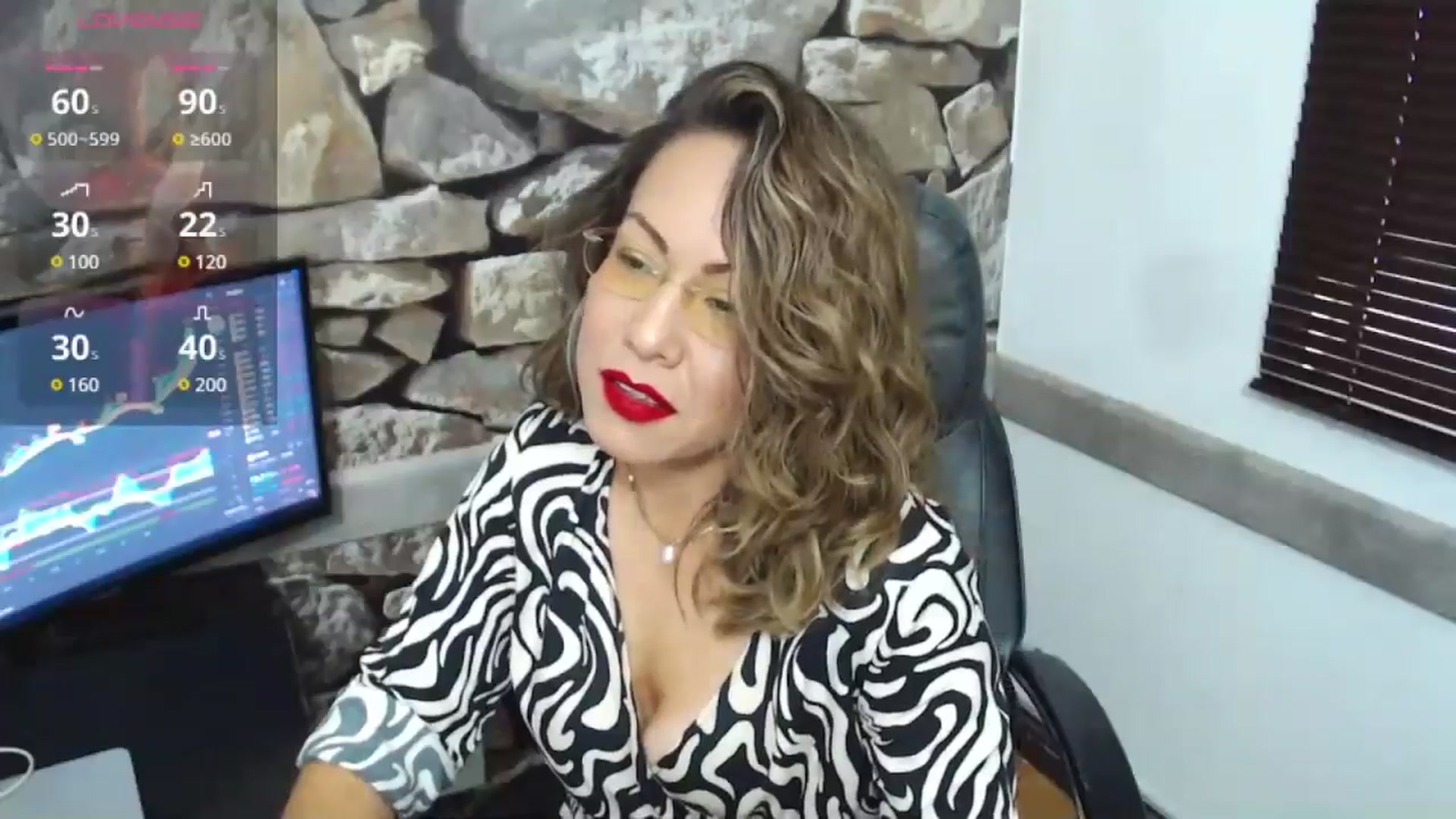 Gallery image thumbnail from office_secret's myfreecams stream on, 11/12/2024, 19:16 image 15 of 20