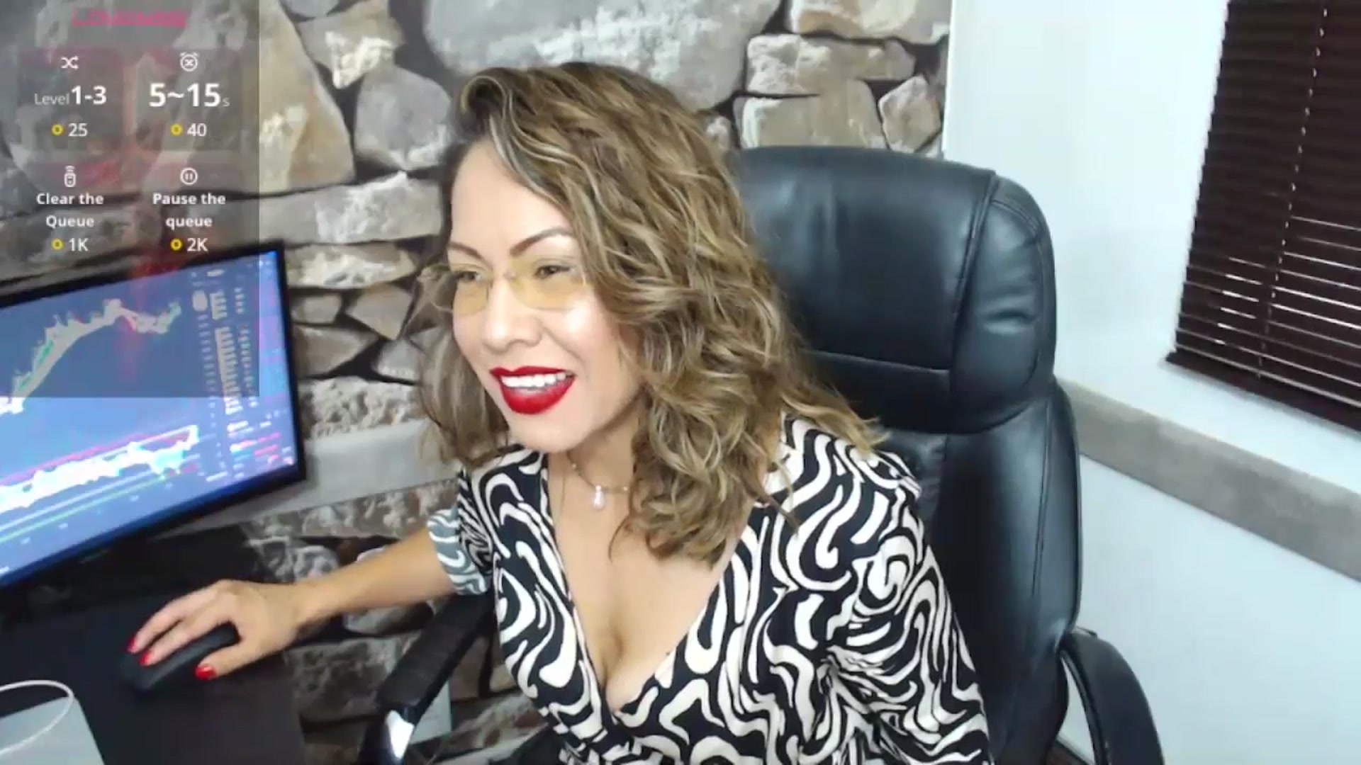Gallery image thumbnail from office_secret's myfreecams stream on, 11/12/2024, 19:16 image 9 of 20