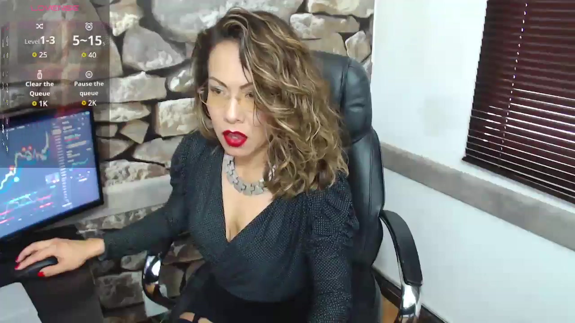 Gallery image thumbnail from office_secret's myfreecams stream on, 11/14/2024, 18:44 image 19 of 20