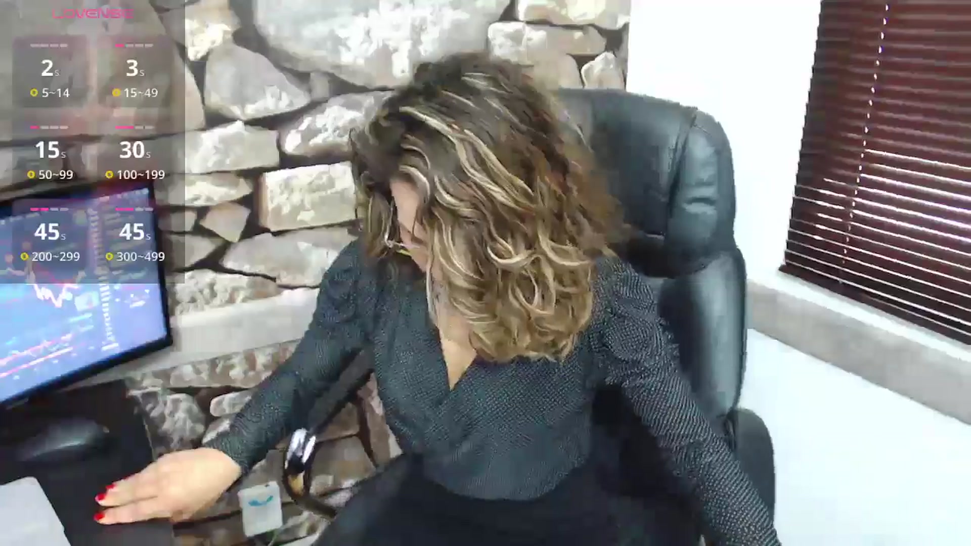 Gallery image thumbnail from office_secret's myfreecams stream on, 11/14/2024, 18:44 image 9 of 20
