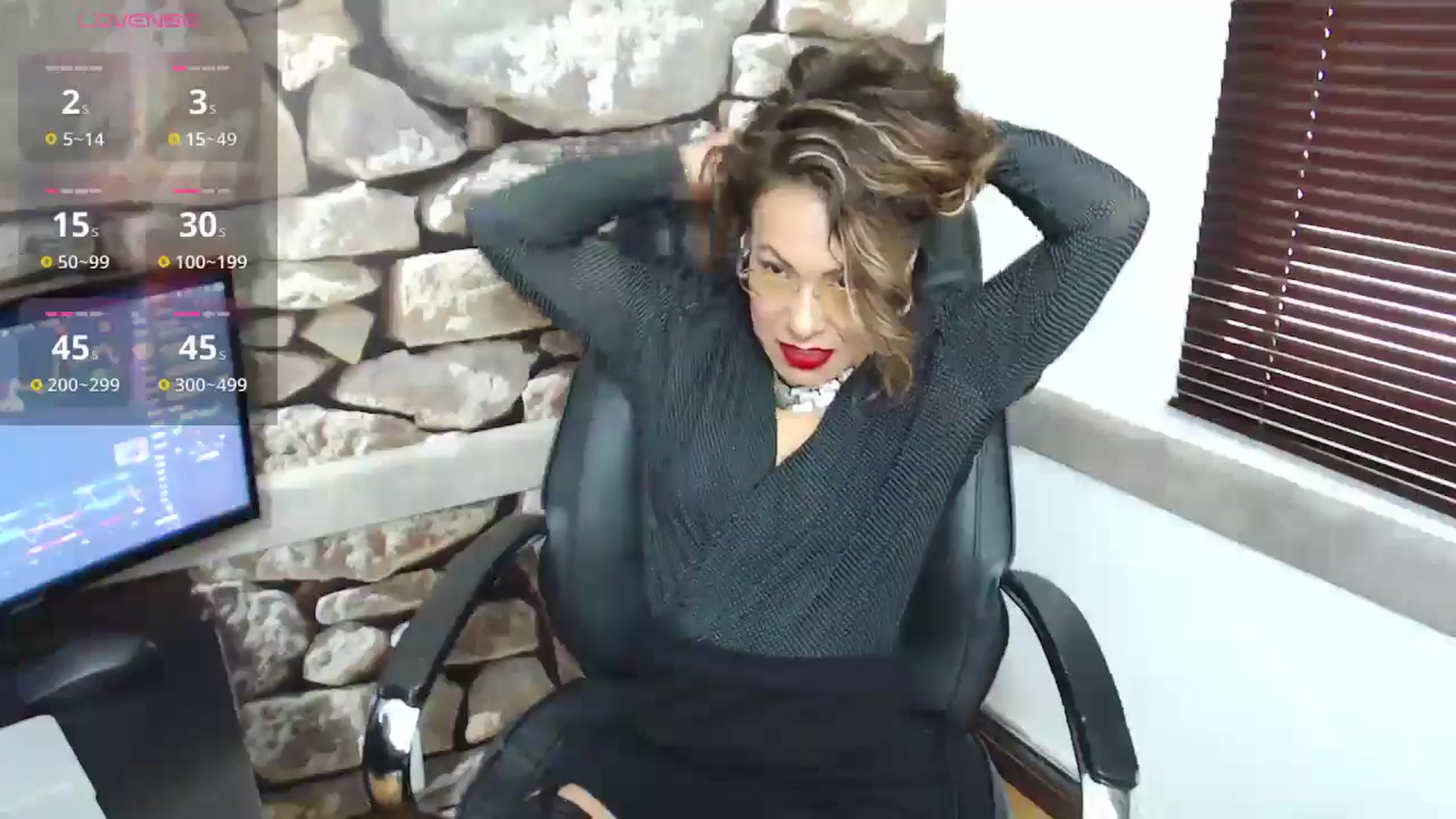 Gallery image thumbnail from office_secret's myfreecams stream on, 11/14/2024, 18:44 image 10 of 20