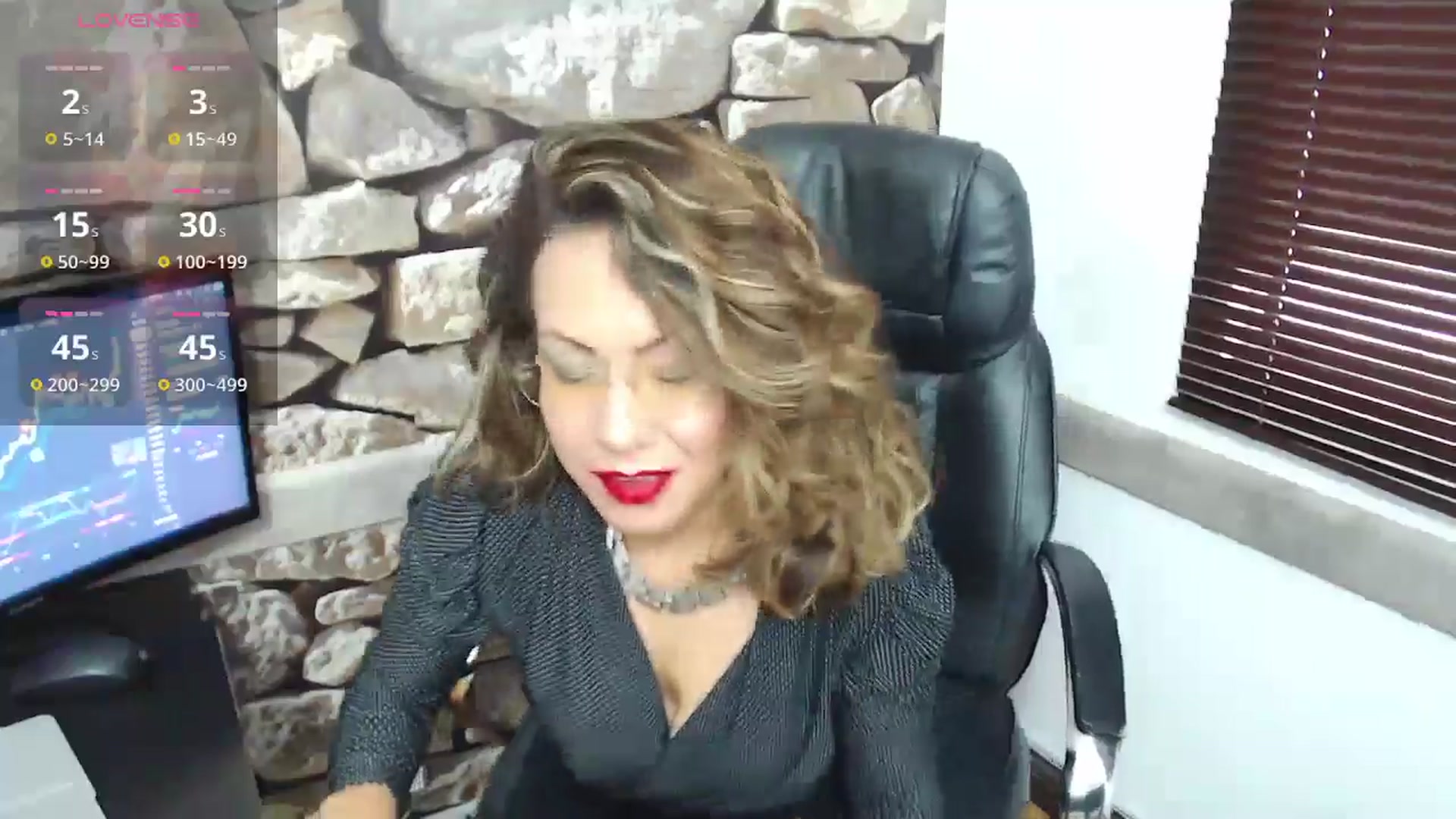 Gallery image thumbnail from office_secret's myfreecams stream on, 11/14/2024, 18:44 image 13 of 20