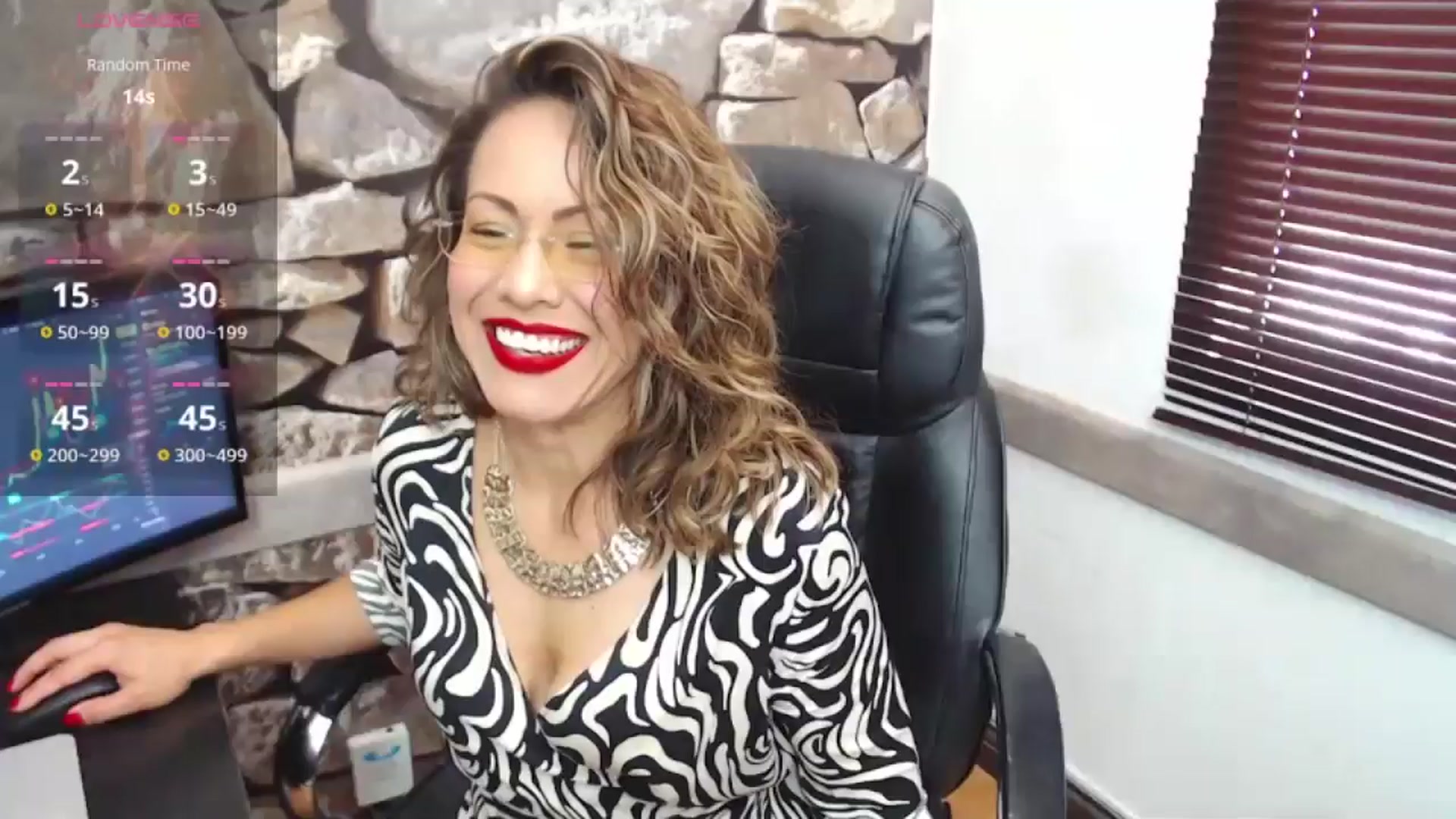 Gallery image thumbnail from office_secret's myfreecams stream on, 11/18/2024, 18:37 image 1 of 20