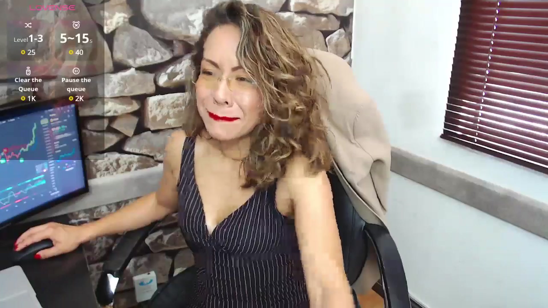 Gallery image thumbnail from office_secret's myfreecams stream on, 11/21/2024, 19:44 image 5 of 20