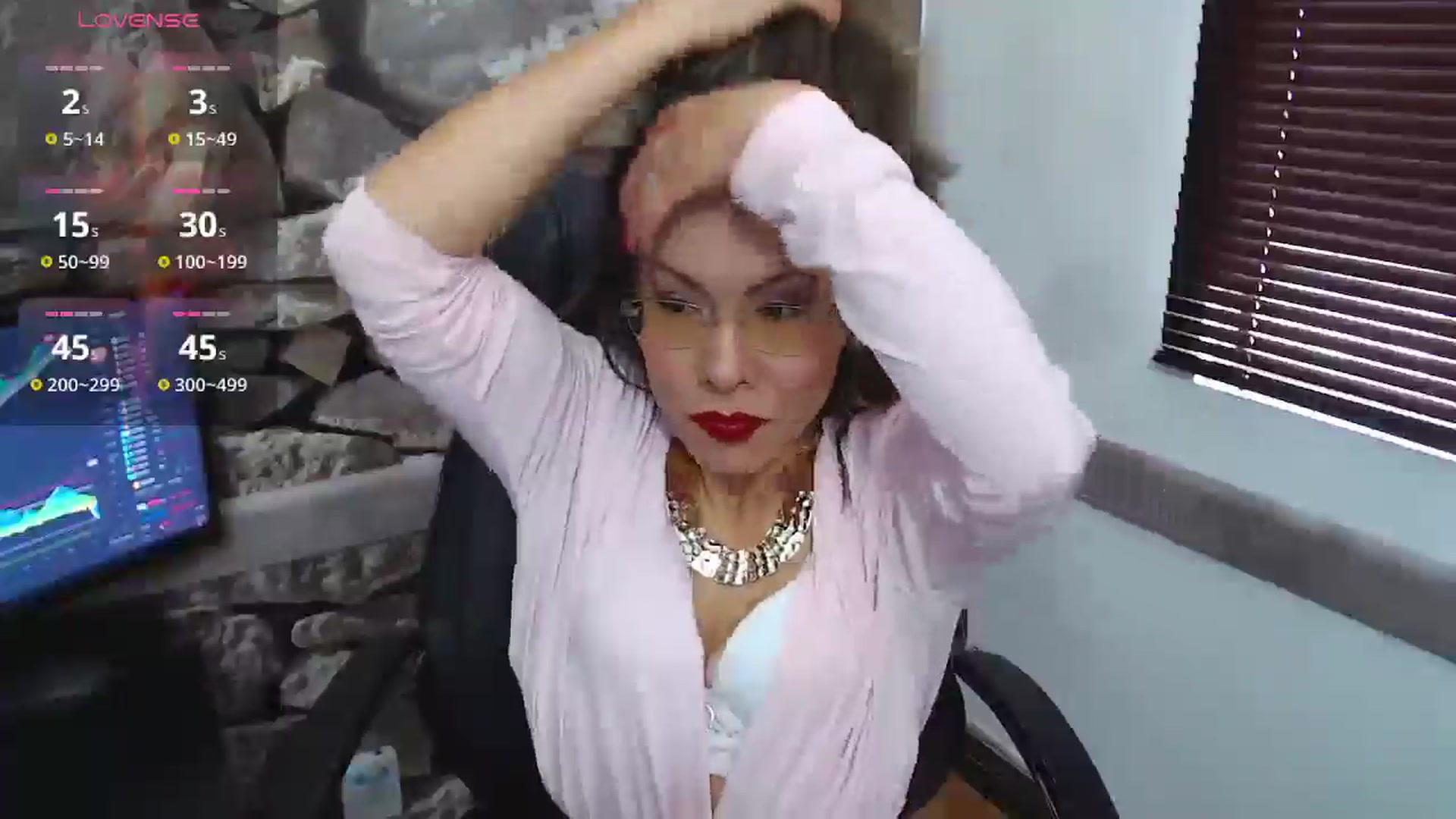 Gallery image thumbnail from office_secret's myfreecams stream on, 11/26/2024, 19:34 image 14 of 20