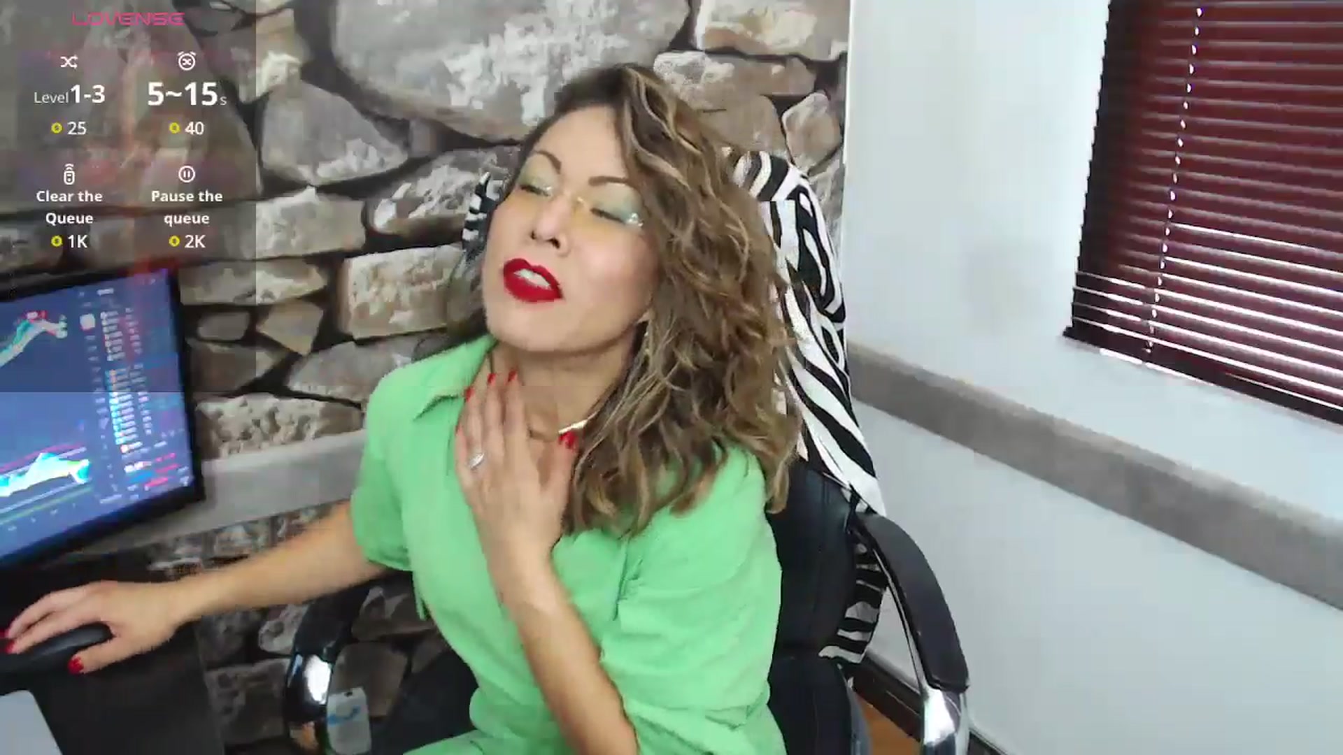 Gallery image thumbnail from office_secret's myfreecams stream on, 11/28/2024, 17:50 image 15 of 20