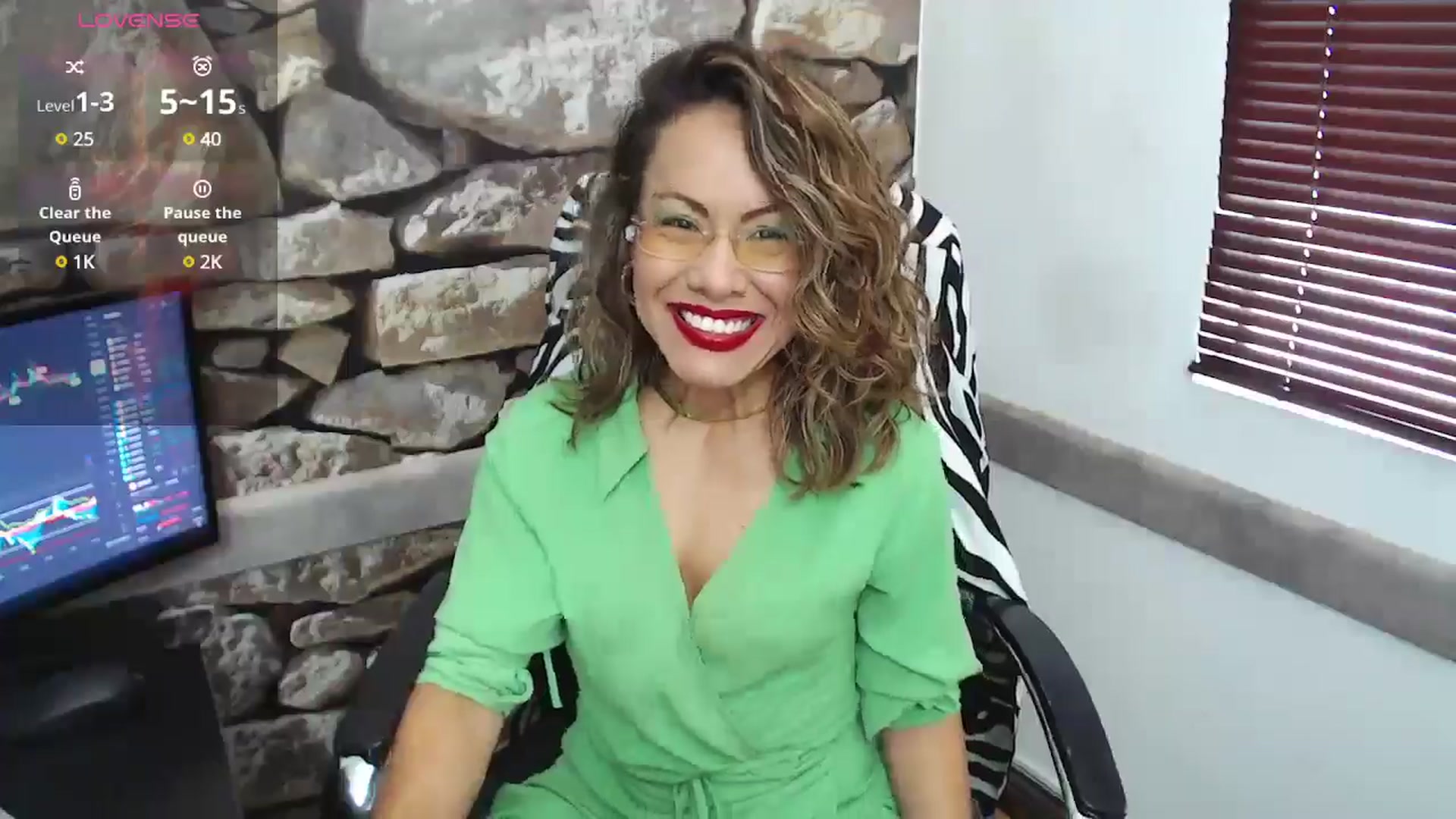 Gallery image thumbnail from office_secret's myfreecams stream on, 11/28/2024, 19:21 image 9 of 20