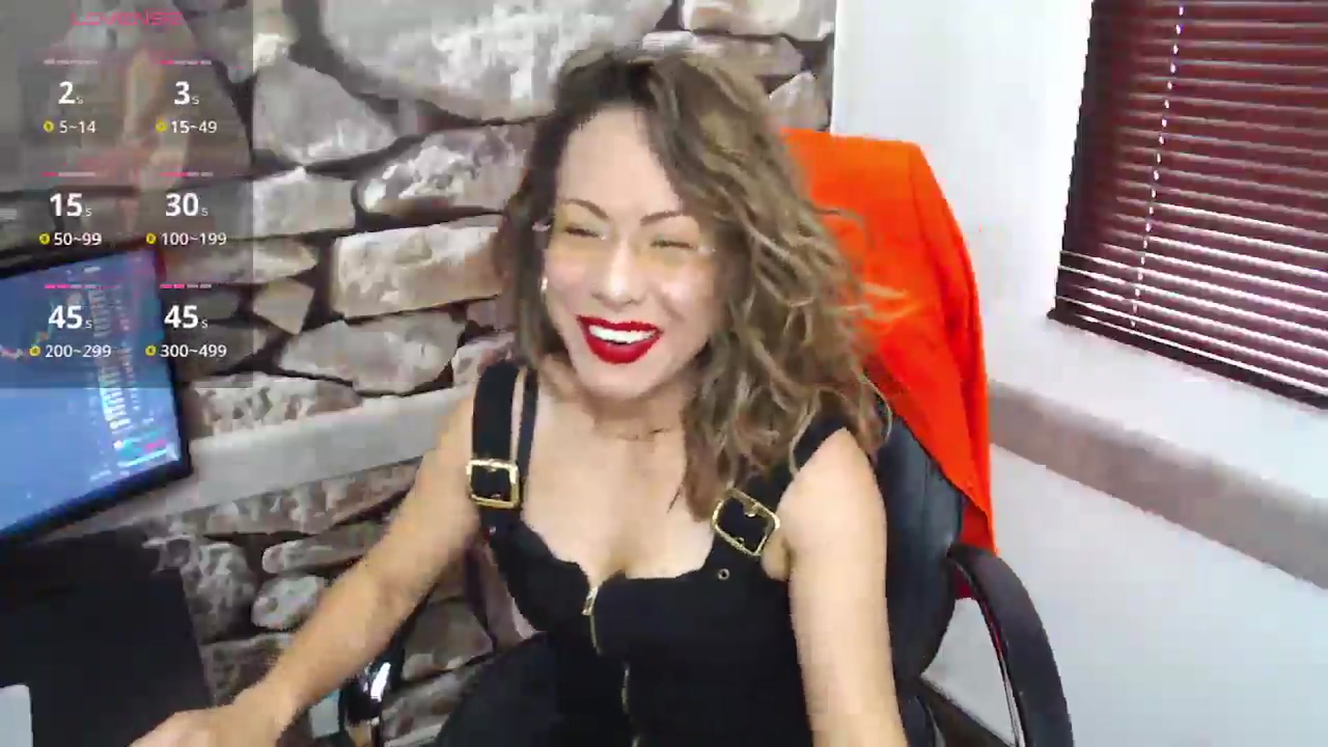 Gallery image thumbnail from office_secret's myfreecams stream on, 11/29/2024, 16:46 image 11 of 20