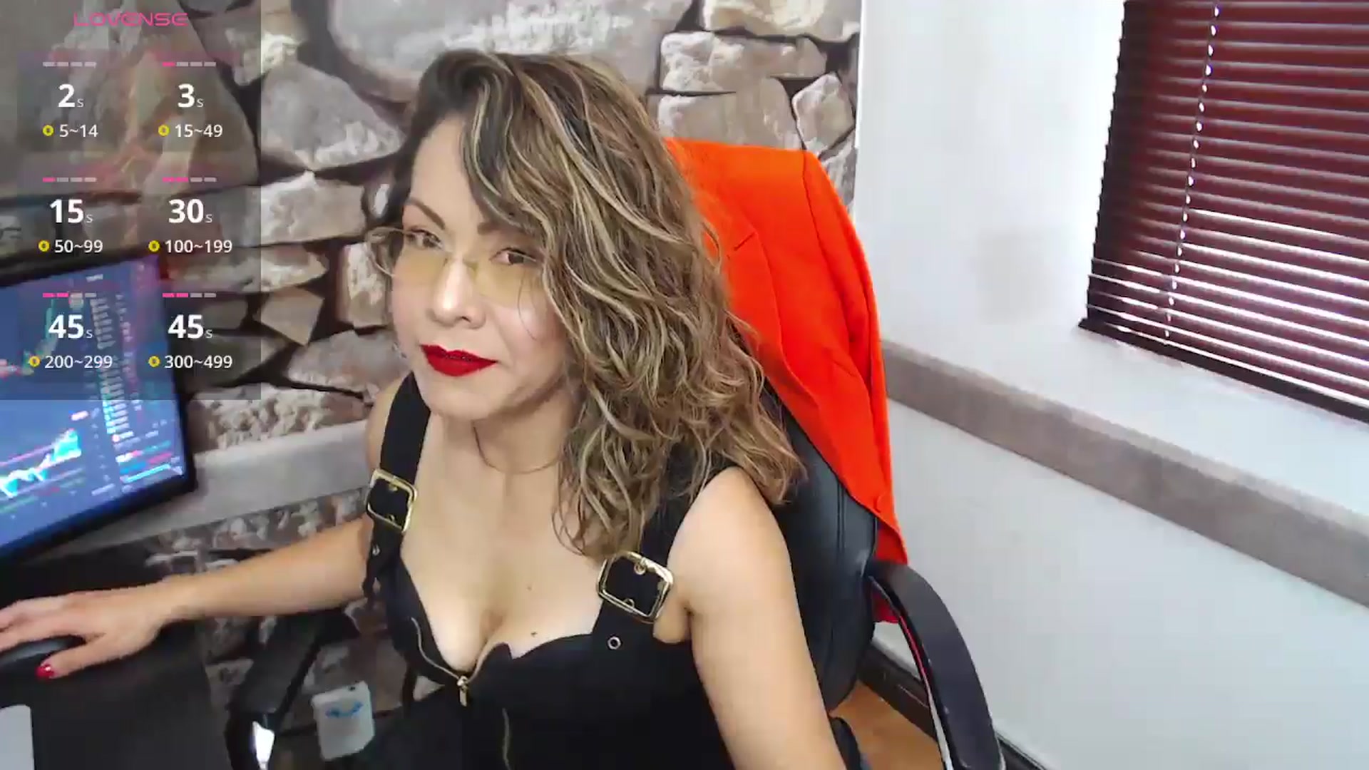 Gallery image thumbnail from office_secret's myfreecams stream on, 11/29/2024, 16:46 image 17 of 20