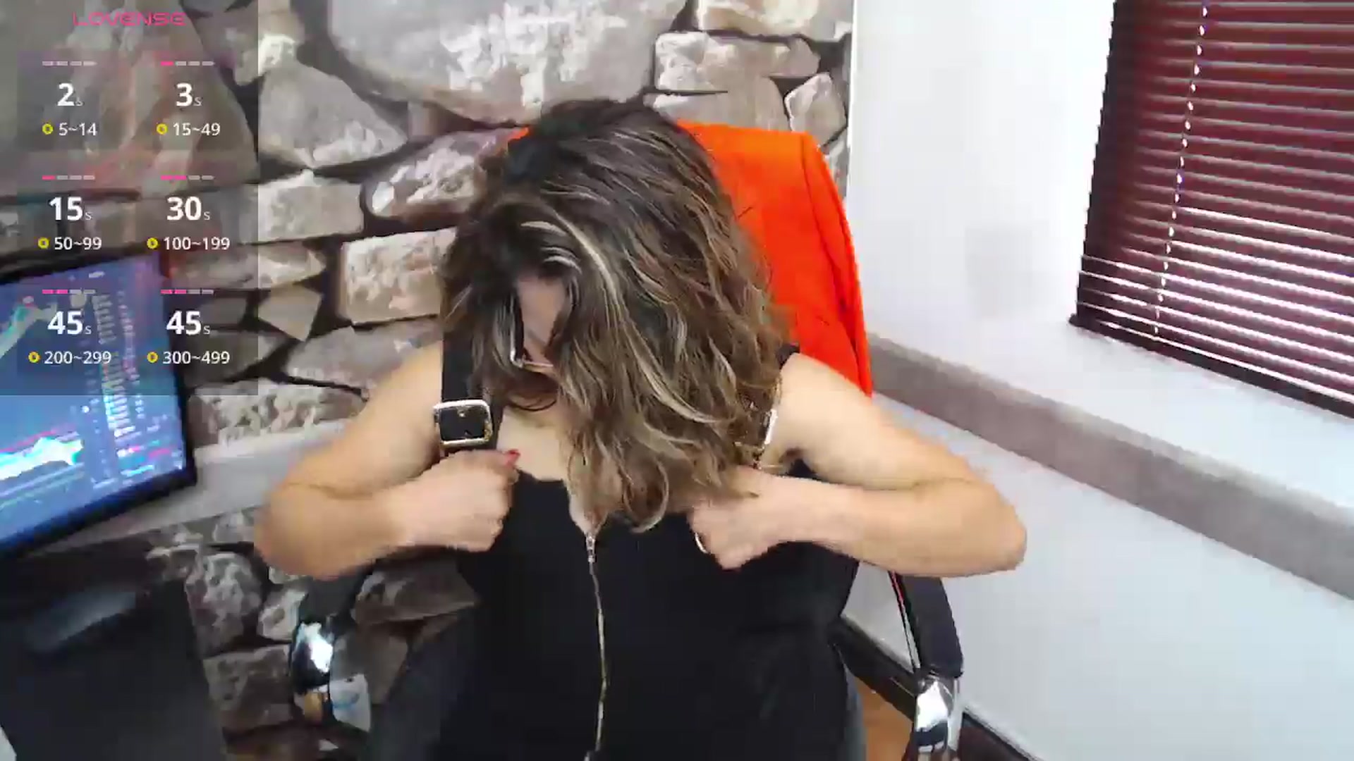 Gallery image thumbnail from office_secret's myfreecams stream on, 11/29/2024, 17:29 image 18 of 20
