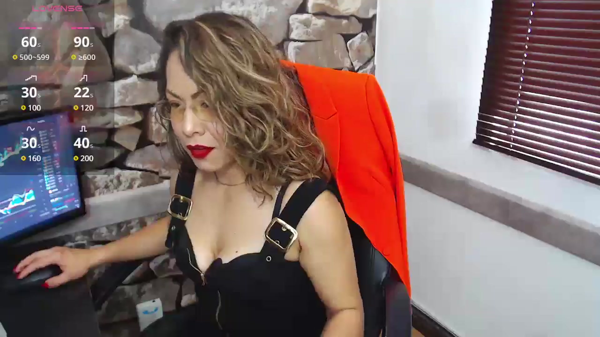 Gallery image thumbnail from office_secret's myfreecams stream on, 11/29/2024, 17:29 image 17 of 20