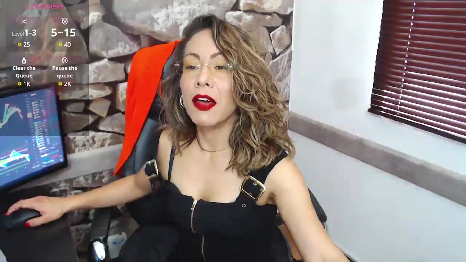 Gallery image thumbnail from office_secret's myfreecams stream on, 11/29/2024, 17:29 image 20 of 20