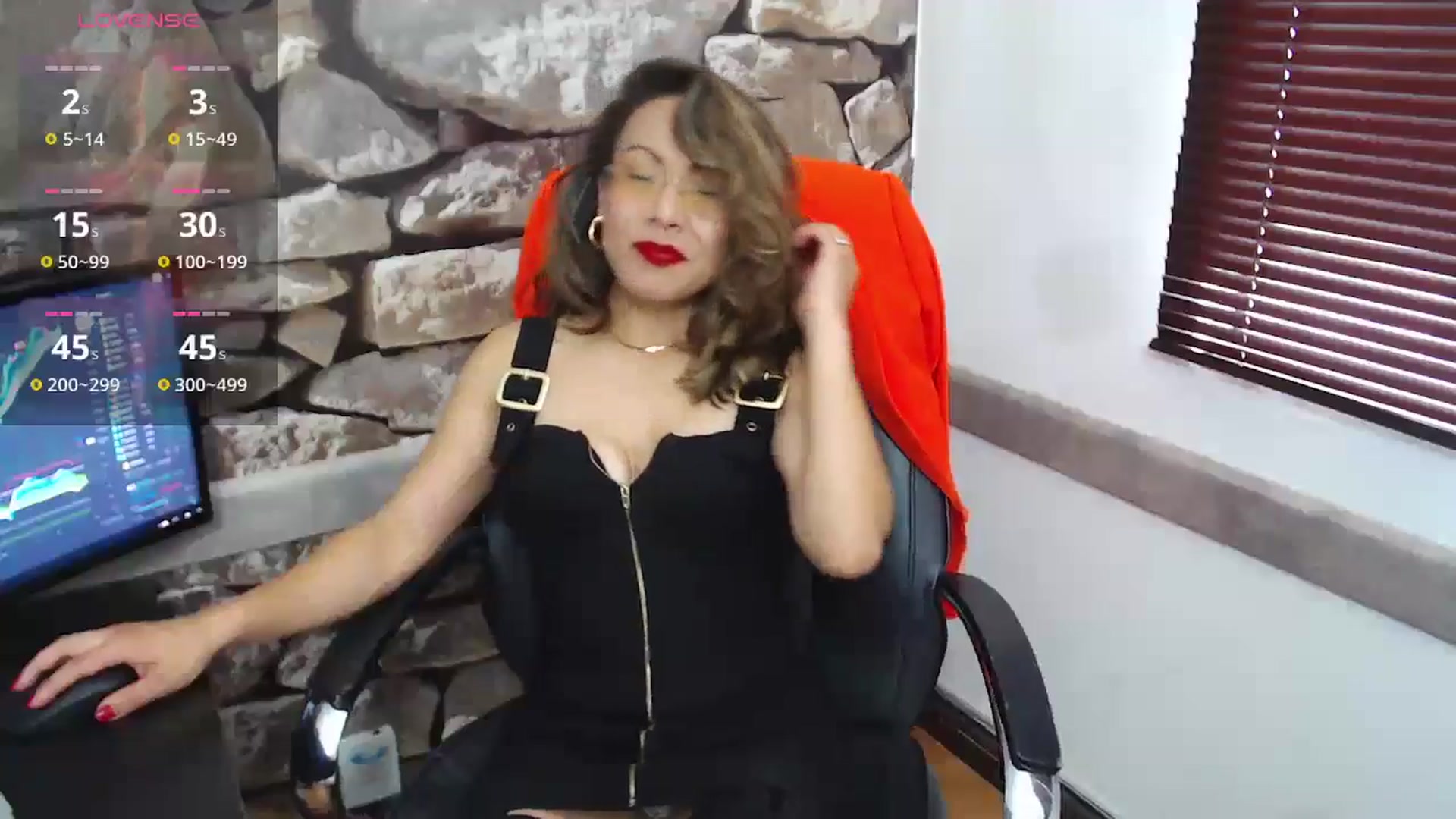 Gallery image thumbnail from office_secret's myfreecams stream on, 11/29/2024, 19:17 image 9 of 20