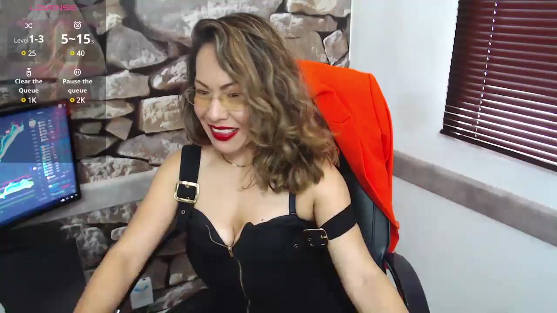Gallery image thumbnail from office_secret's myfreecams stream on, 11/29/2024, 19:17 image 10 of 20