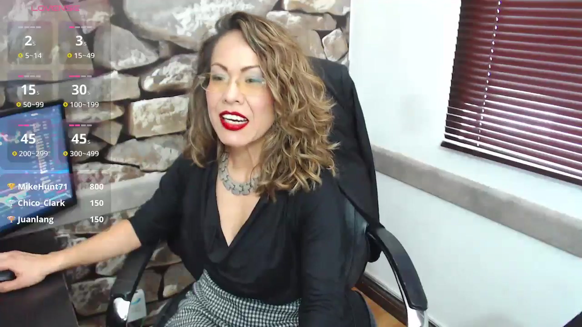 Gallery image thumbnail from office_secret's myfreecams stream on, 12/06/2024, 17:26 image 15 of 20