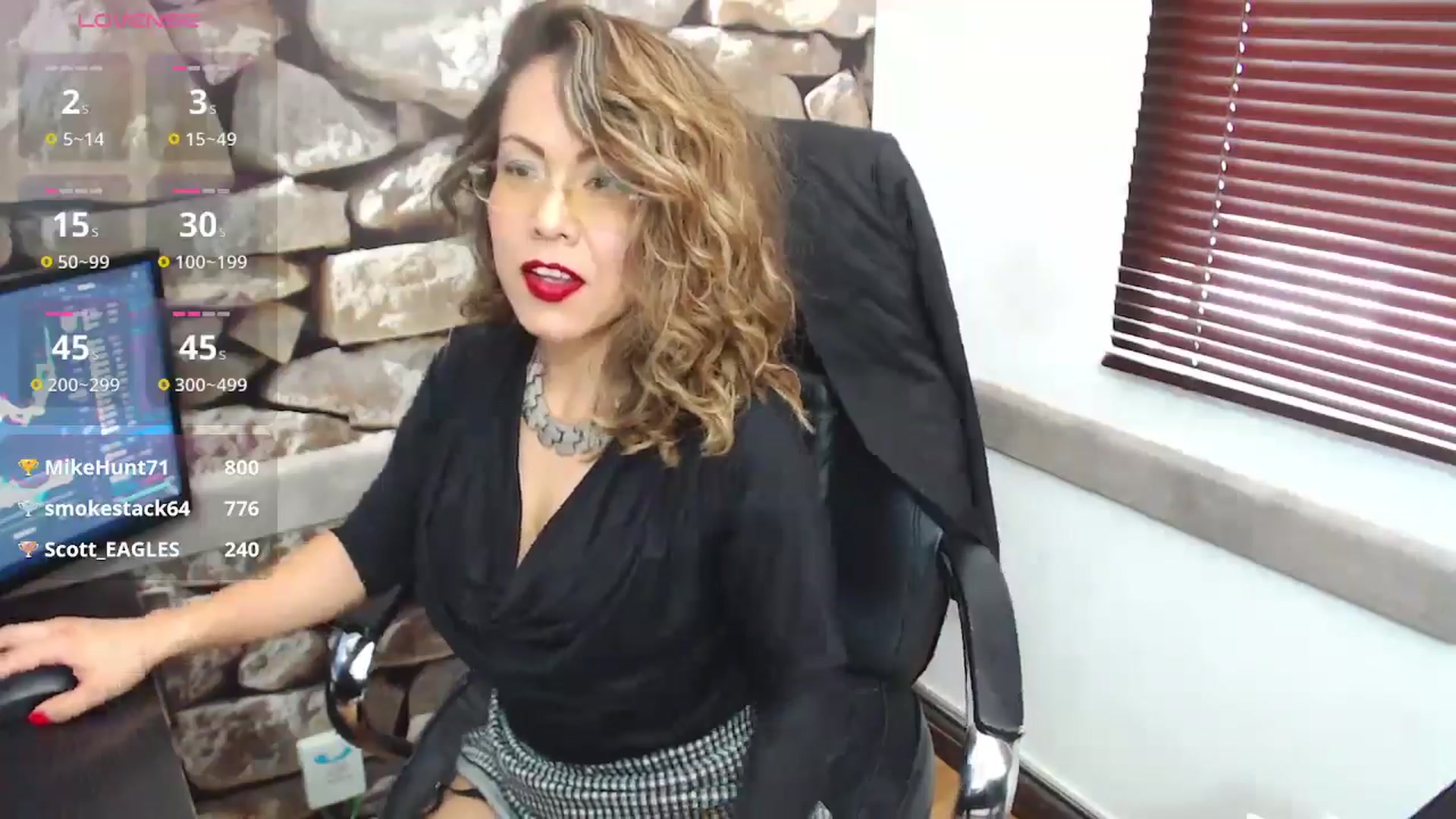 Gallery image thumbnail from office_secret's myfreecams stream on, 12/06/2024, 19:15 image 16 of 20