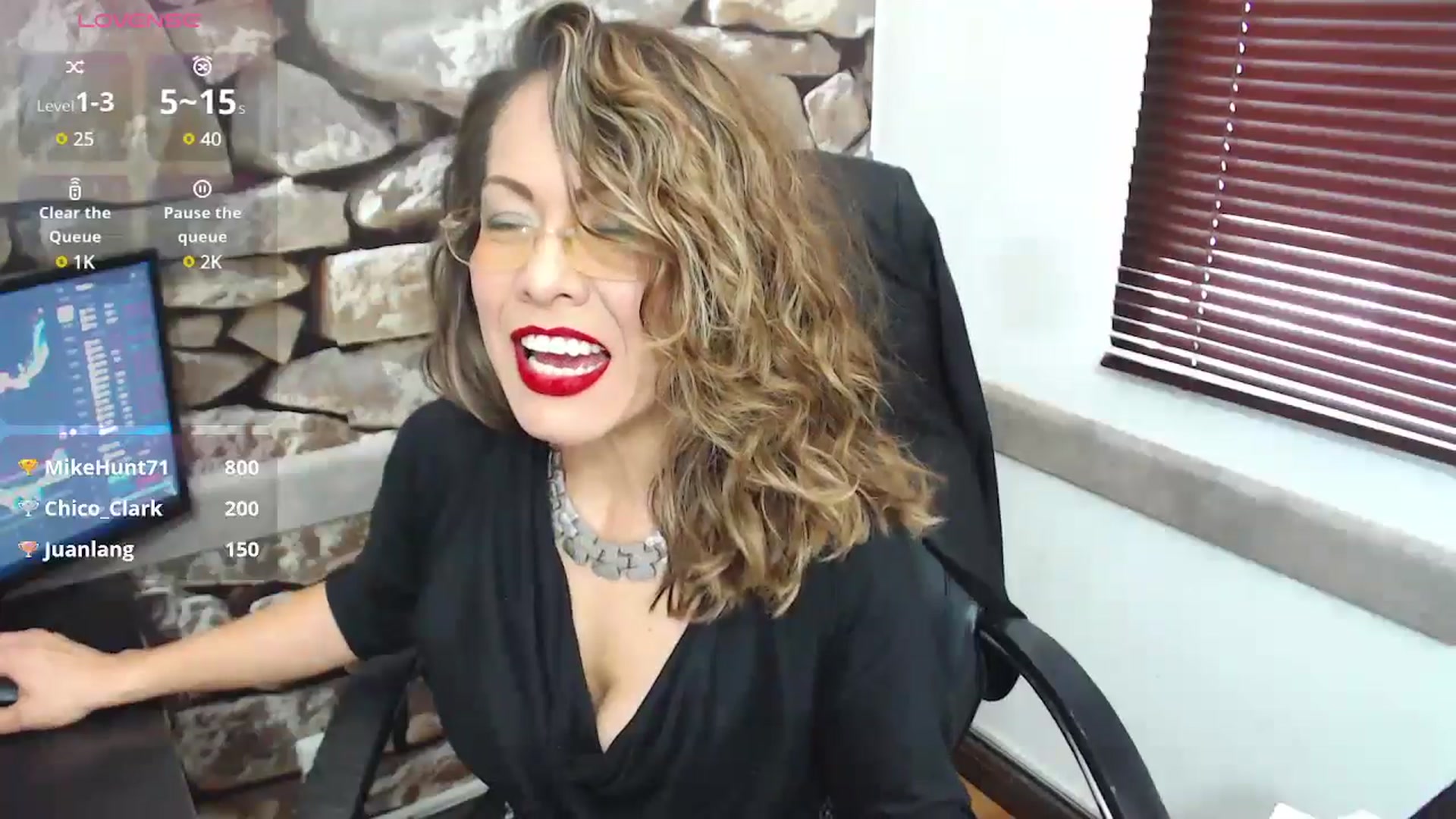 Gallery image thumbnail from office_secret's myfreecams stream on, 12/06/2024, 19:15 image 5 of 20
