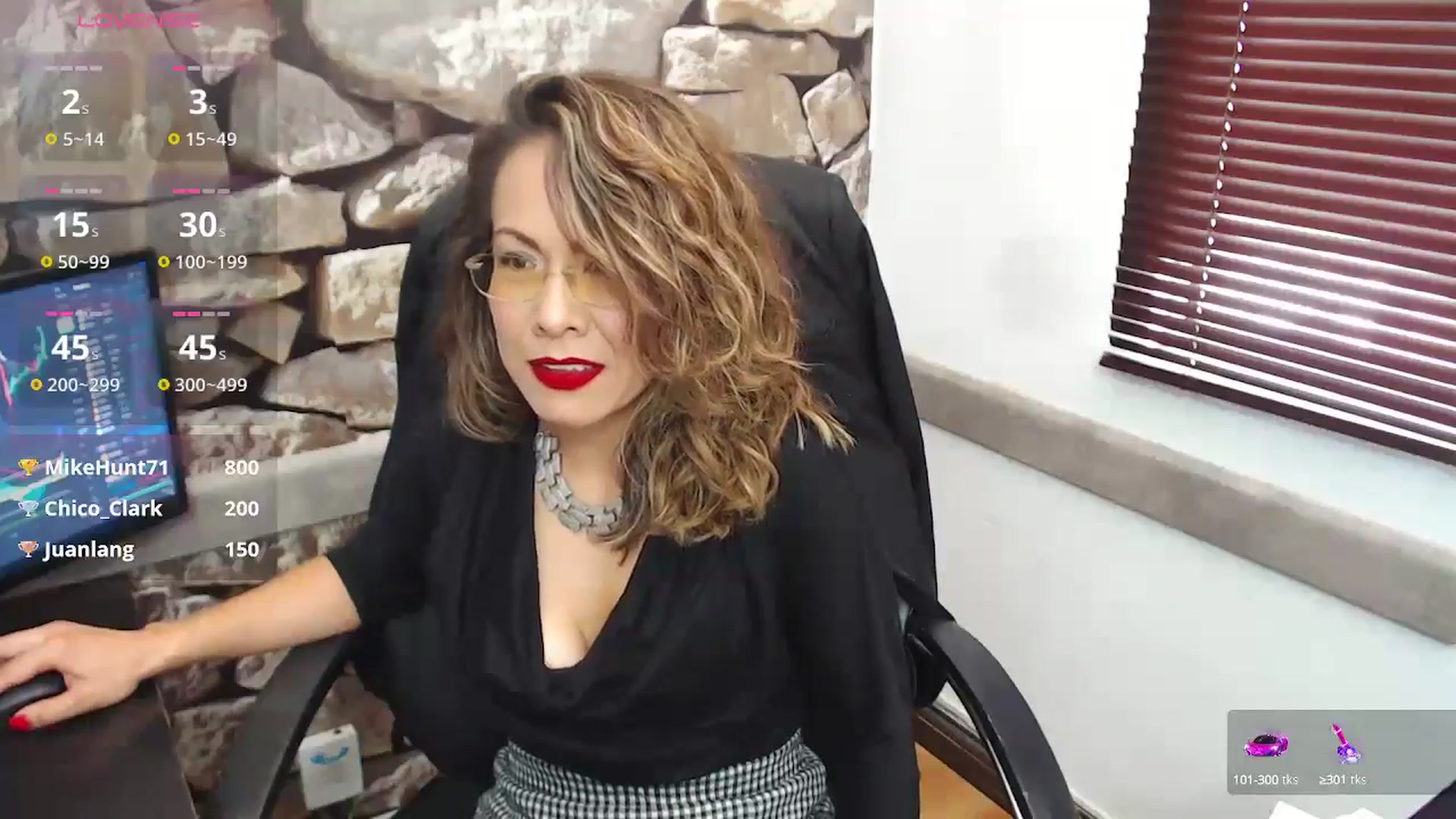 Gallery image thumbnail from office_secret's myfreecams stream on, 12/06/2024, 19:15 image 2 of 20