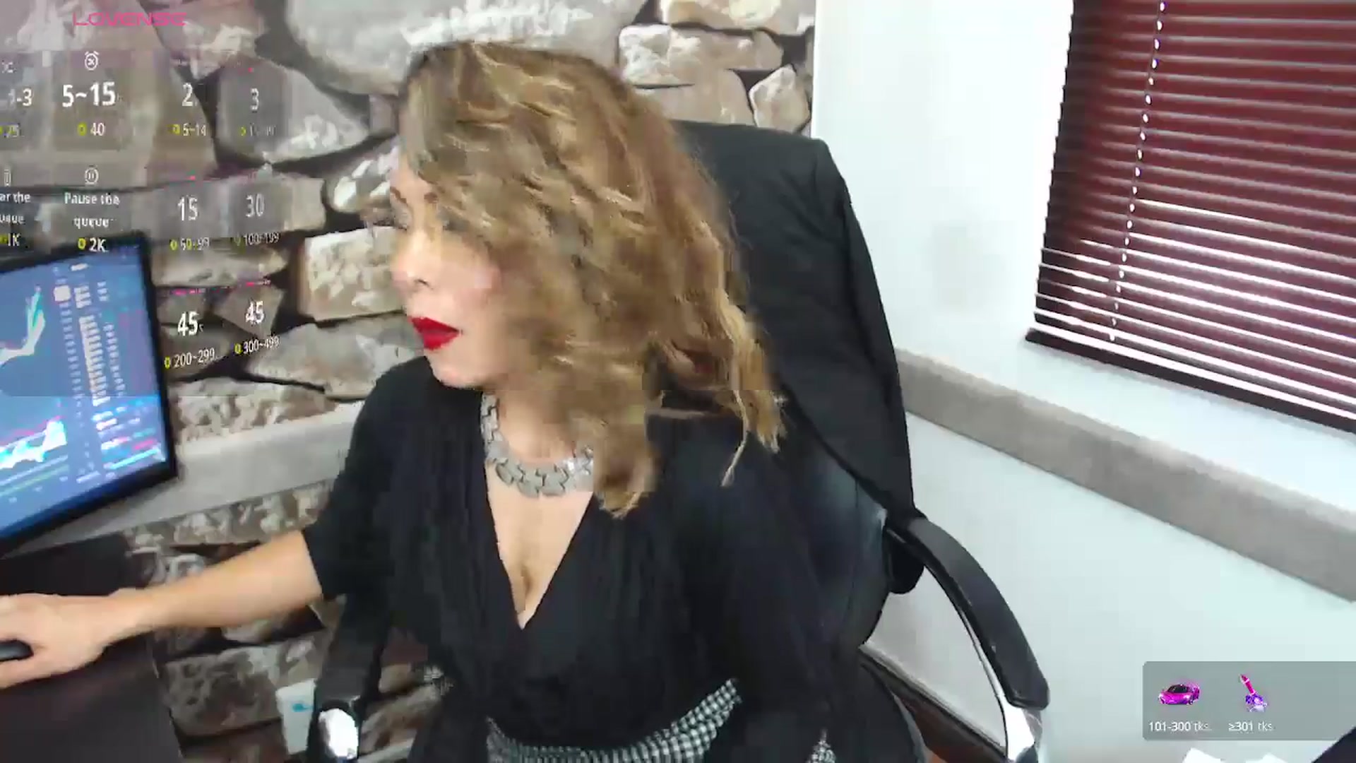 Gallery image thumbnail from office_secret's myfreecams stream on, 12/06/2024, 19:15 image 10 of 20