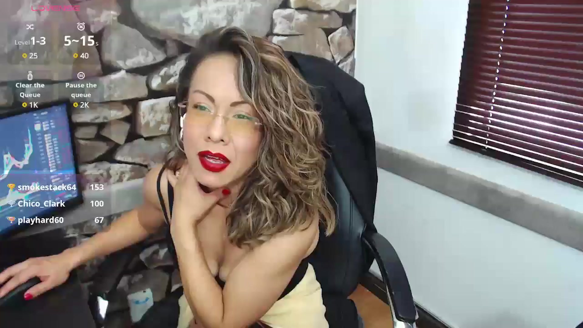 Gallery image thumbnail from office_secret's myfreecams stream on, 12/12/2024, 16:46 image 19 of 20