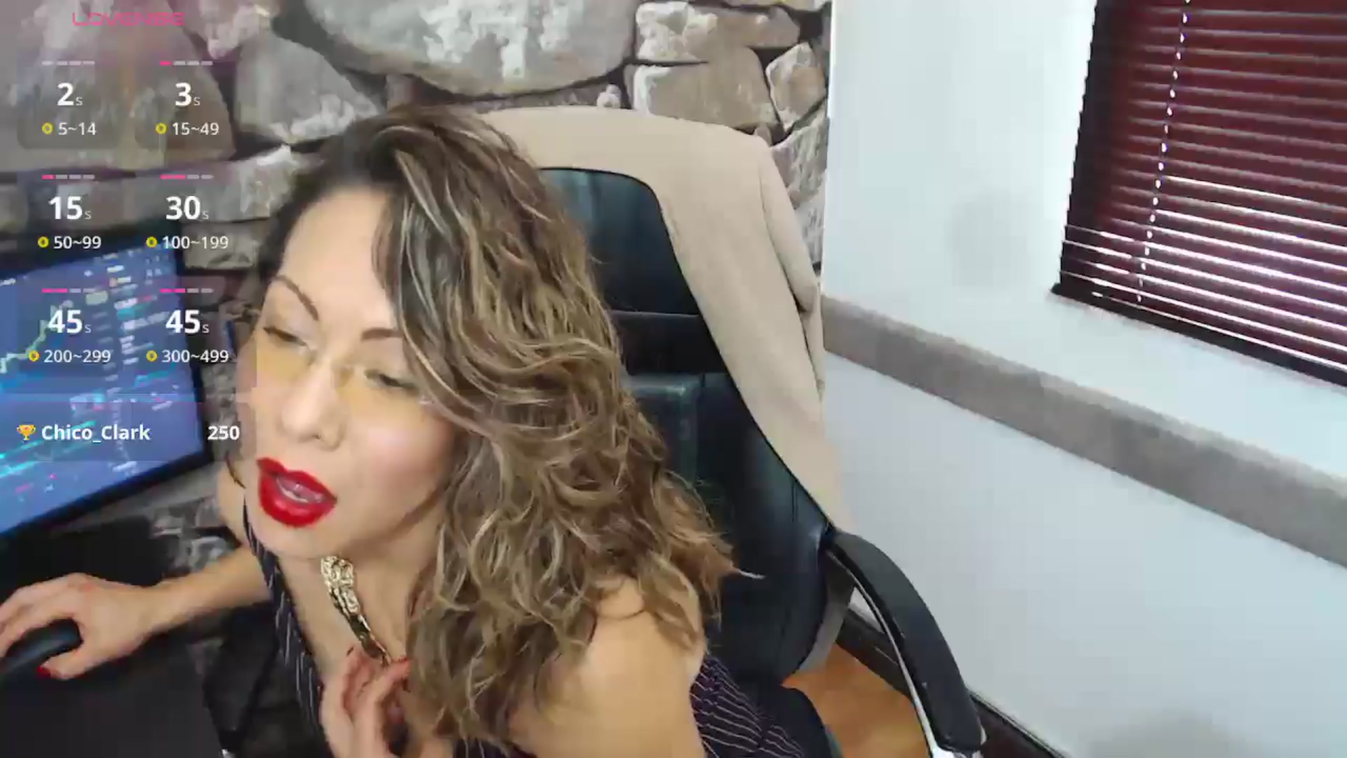 Gallery image thumbnail from office_secret's myfreecams stream on, 12/17/2024, 17:42 image 10 of 20