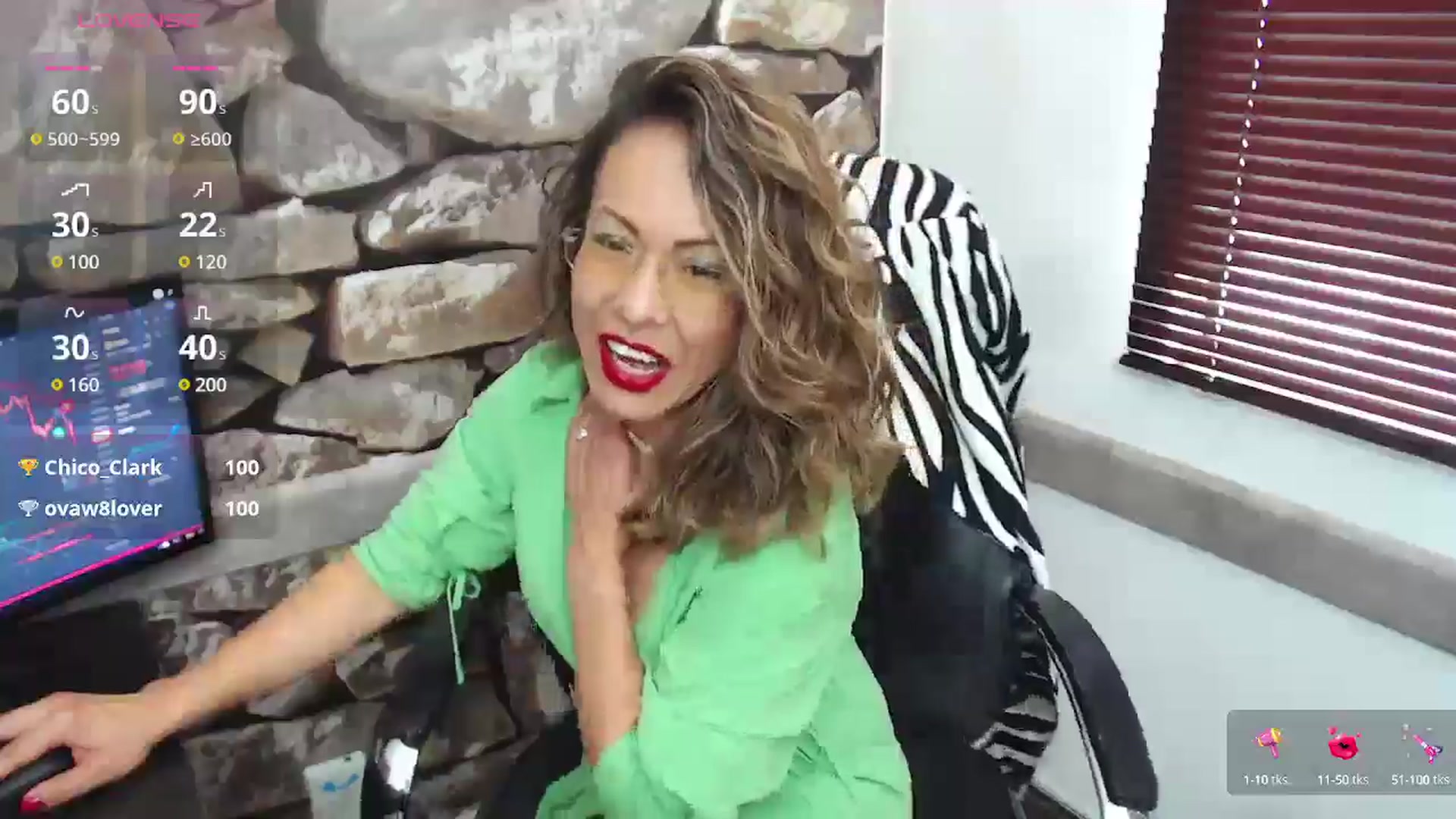 Gallery image thumbnail from office_secret's myfreecams stream on, 12/19/2024, 19:27 image 4 of 20