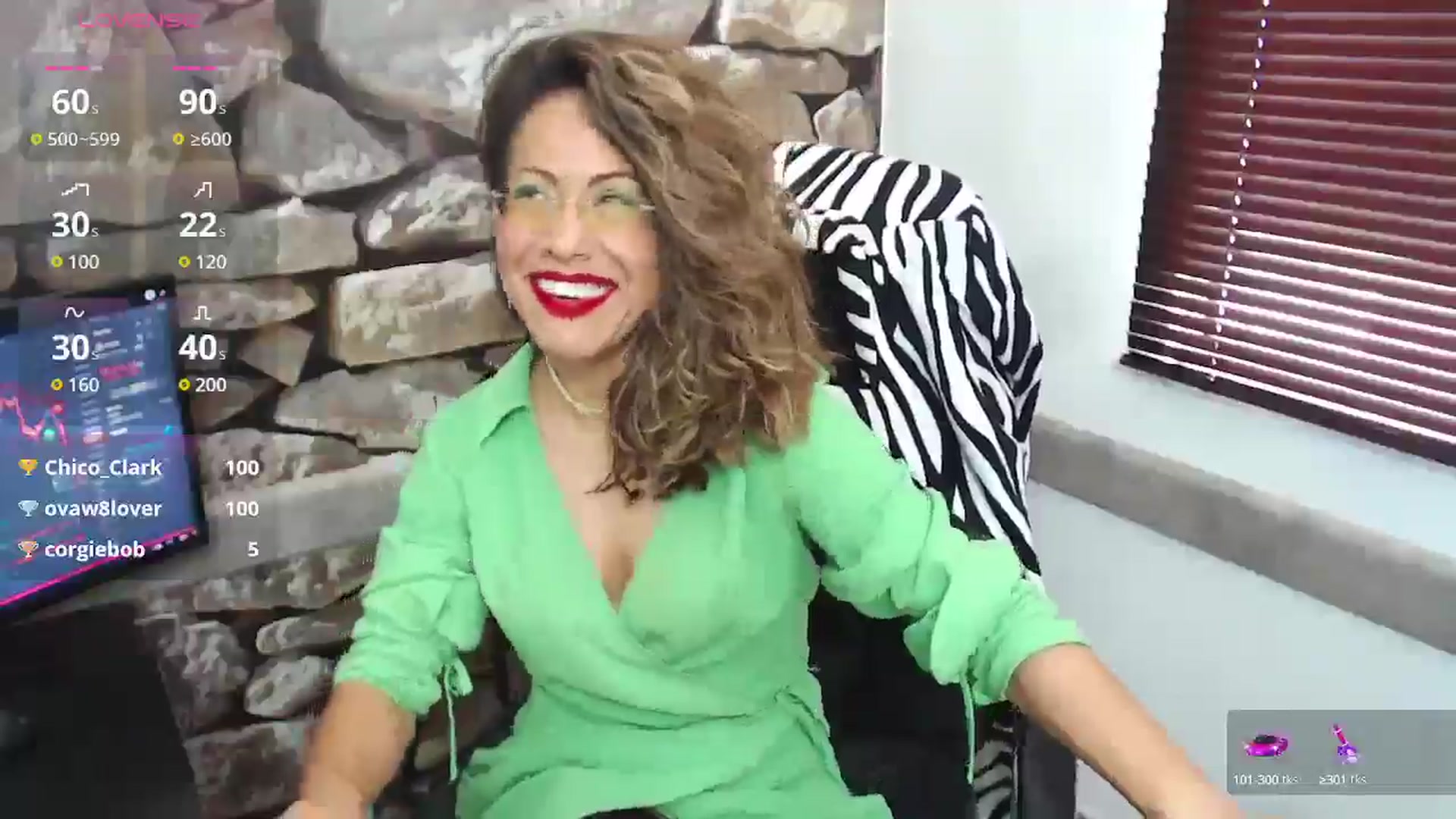 Gallery image thumbnail from office_secret's myfreecams stream on, 12/19/2024, 19:27 image 14 of 20