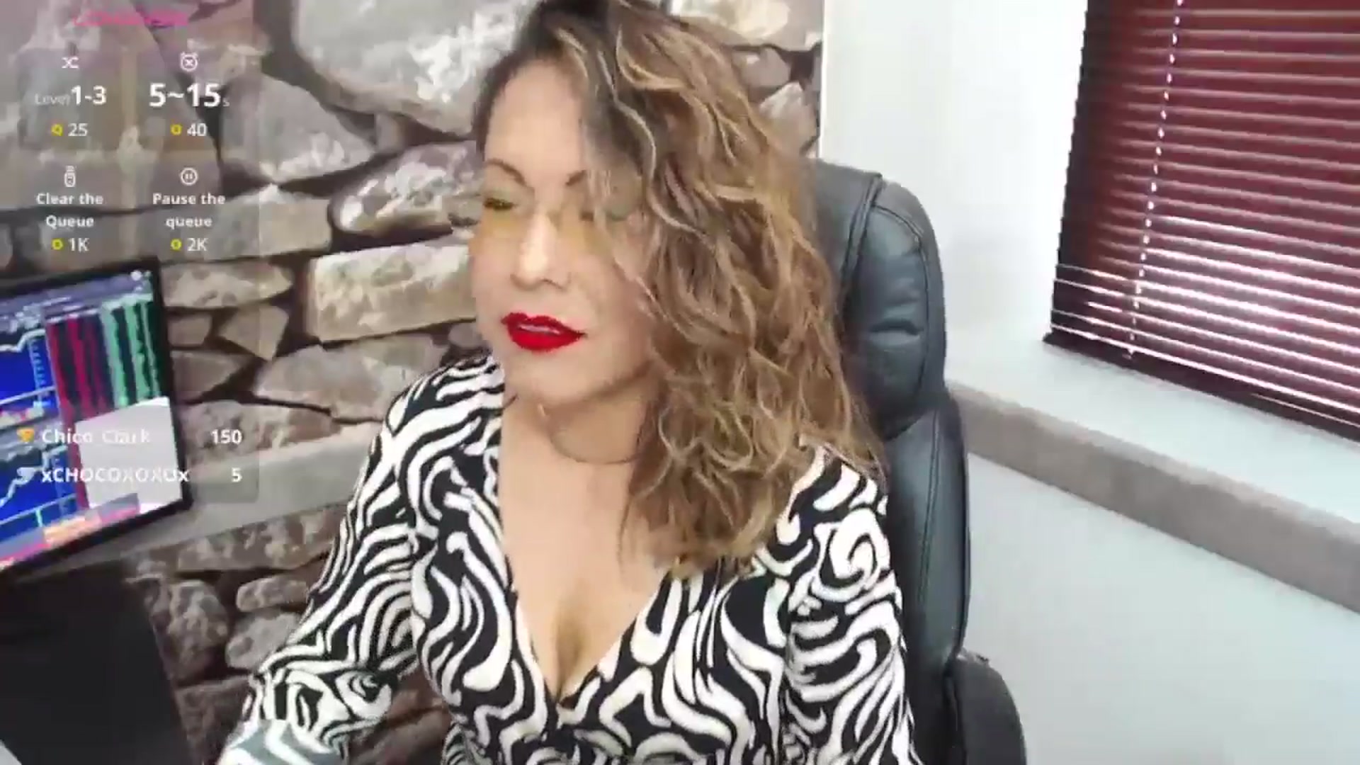 Gallery image thumbnail from office_secret's myfreecams stream on, 12/20/2024, 18:03 image 4 of 20