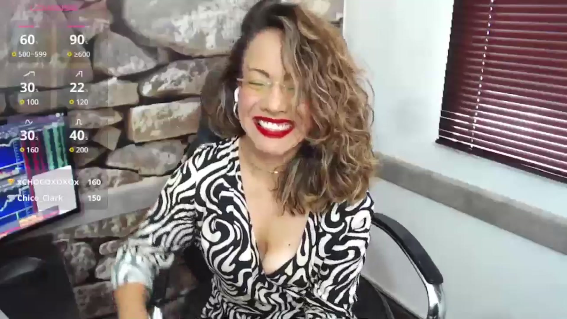 Gallery image thumbnail from office_secret's myfreecams stream on, 12/20/2024, 18:03 image 6 of 20