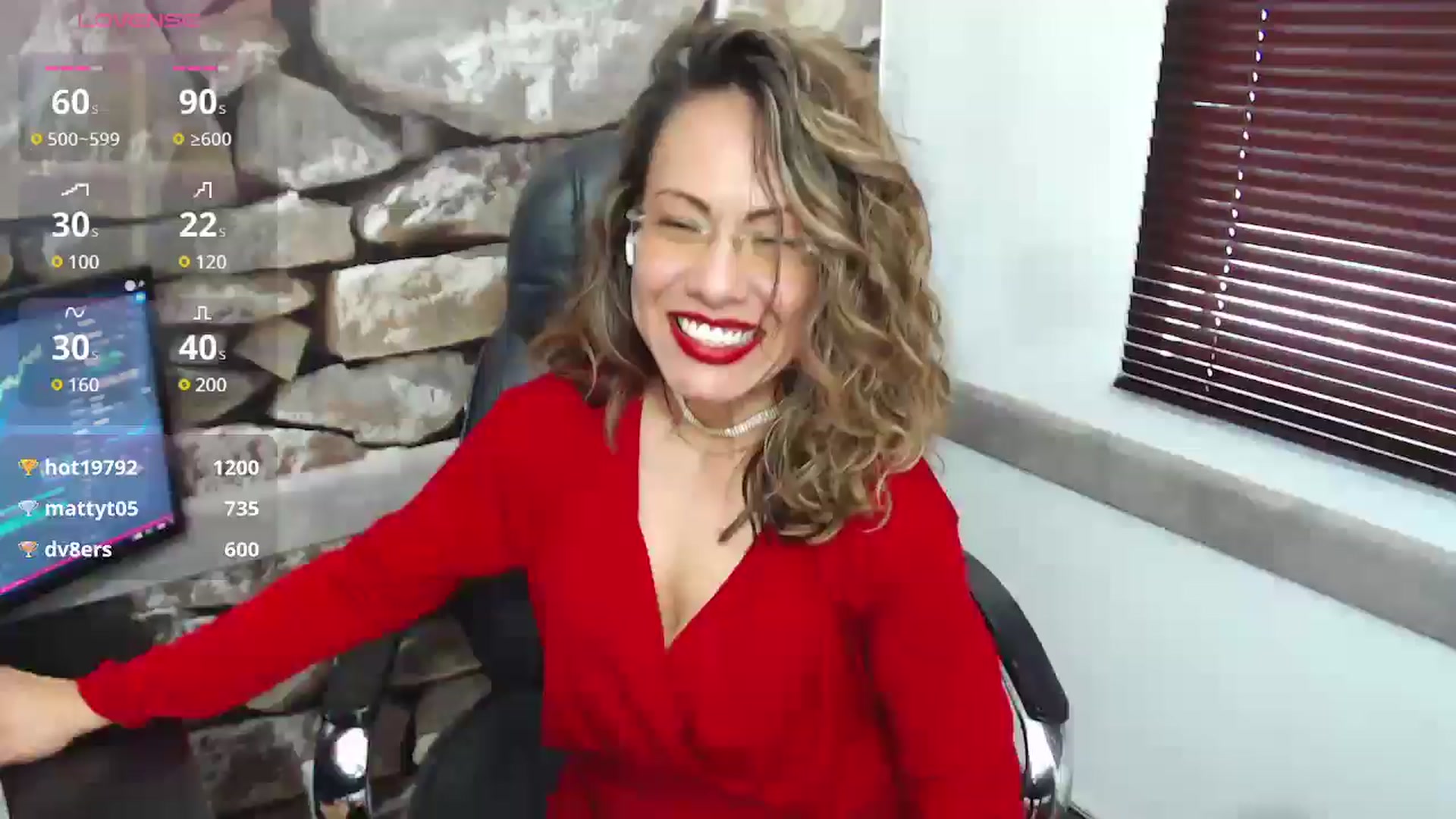 Gallery image thumbnail from office_secret's myfreecams stream on, 12/24/2024, 19:20 image 17 of 20