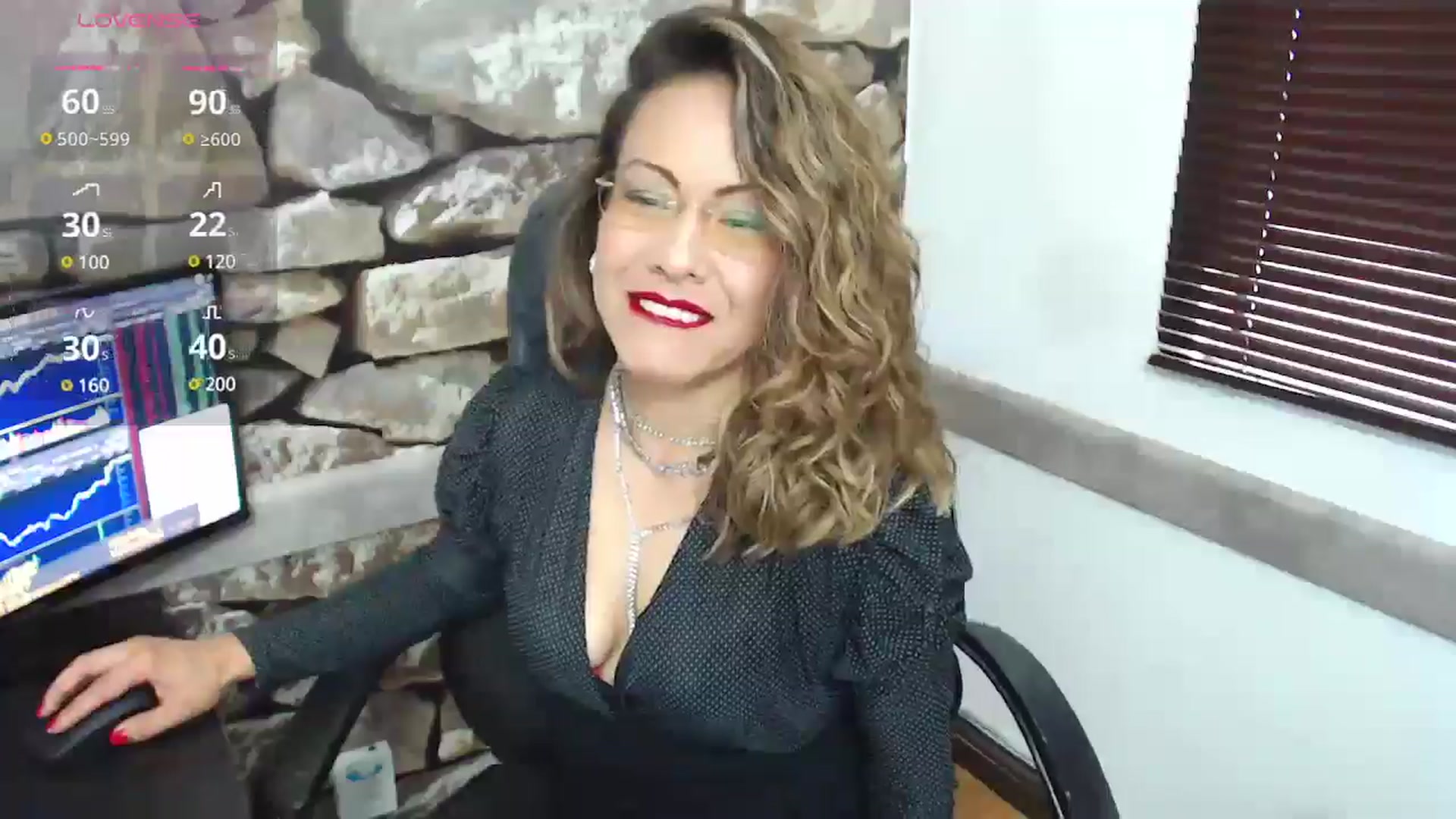 Gallery image thumbnail from office_secret's myfreecams stream on, 12/30/2024, 19:03 image 5 of 20
