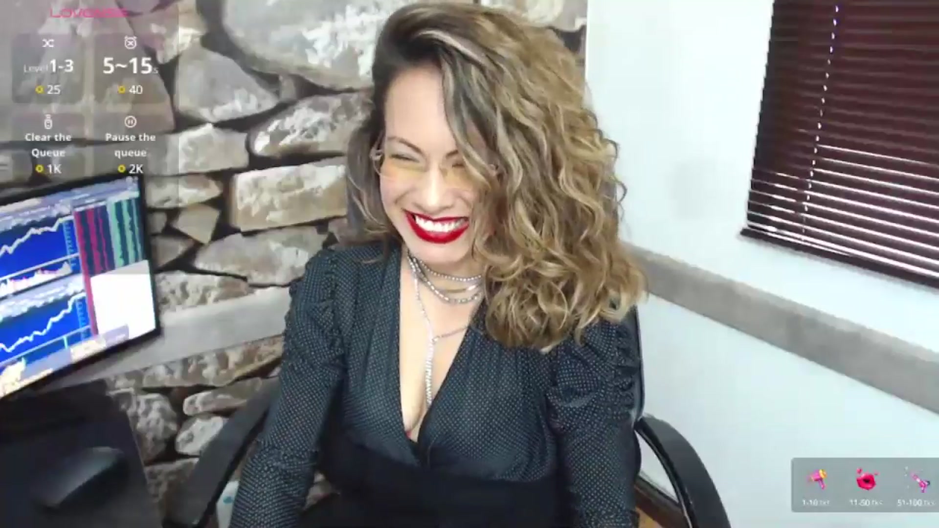 Gallery image thumbnail from office_secret's myfreecams stream on, 12/30/2024, 19:03 image 2 of 20