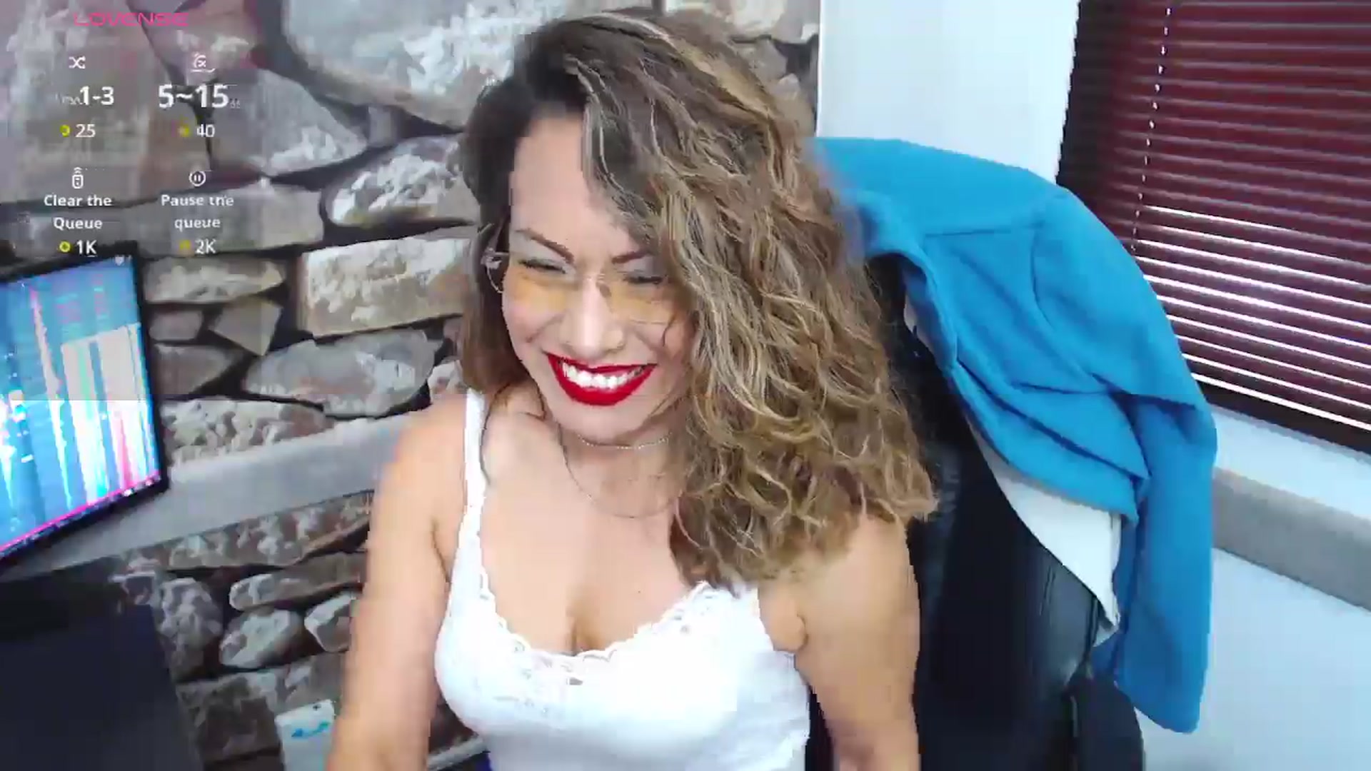 Gallery image thumbnail from office_secret's myfreecams stream on, 01/02/2025, 19:01 image 2 of 20