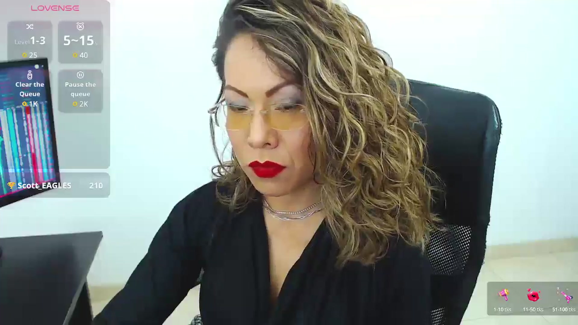 Gallery image thumbnail from office_secret's myfreecams stream on, 01/21/2025, 17:14 image 15 of 20