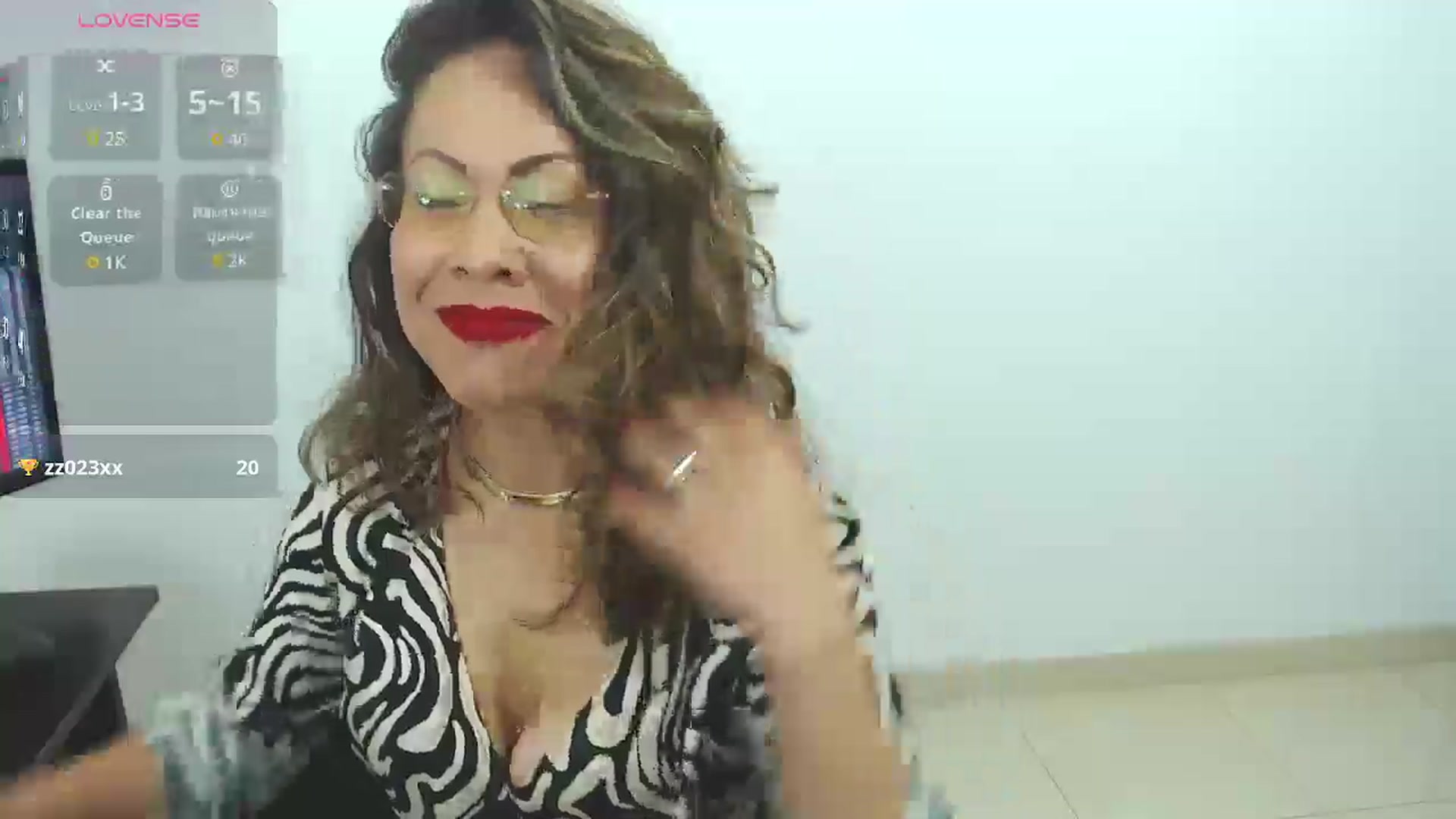 Gallery image thumbnail from office_secret's myfreecams stream on, 01/24/2025, 19:37 image 12 of 20