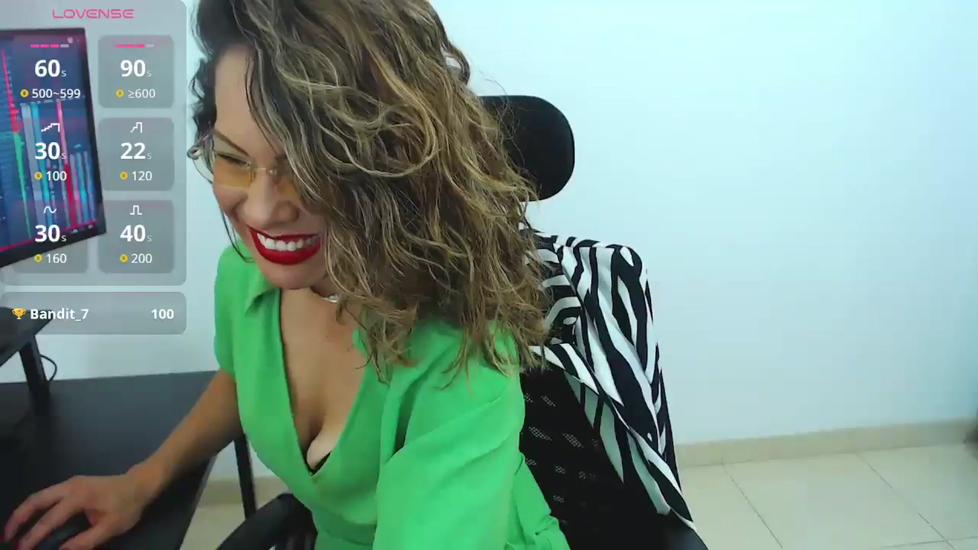 Gallery image thumbnail from office_secret's myfreecams stream on, 01/31/2025, 17:29 image 5 of 20