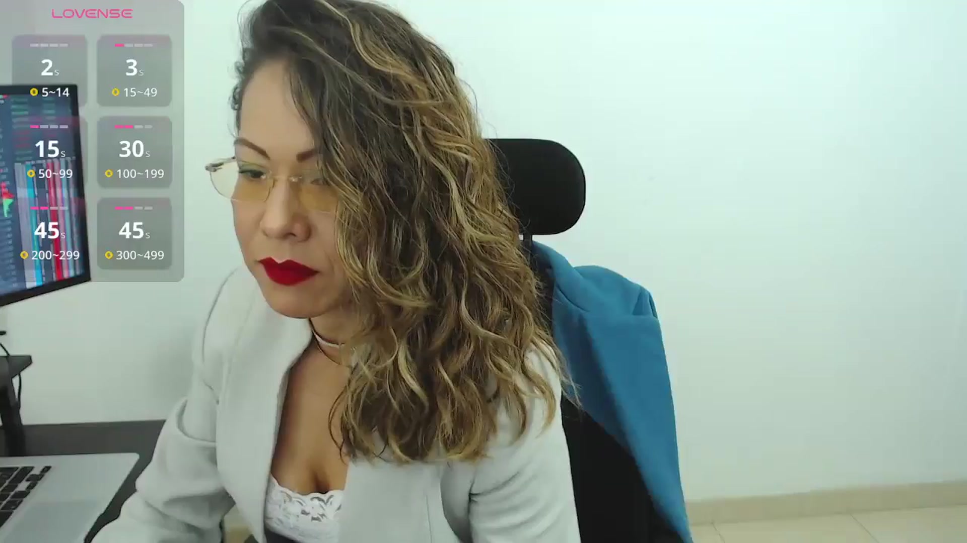 Gallery image thumbnail from office_secret's myfreecams stream on, 02/06/2025, 18:07 image 1 of 20
