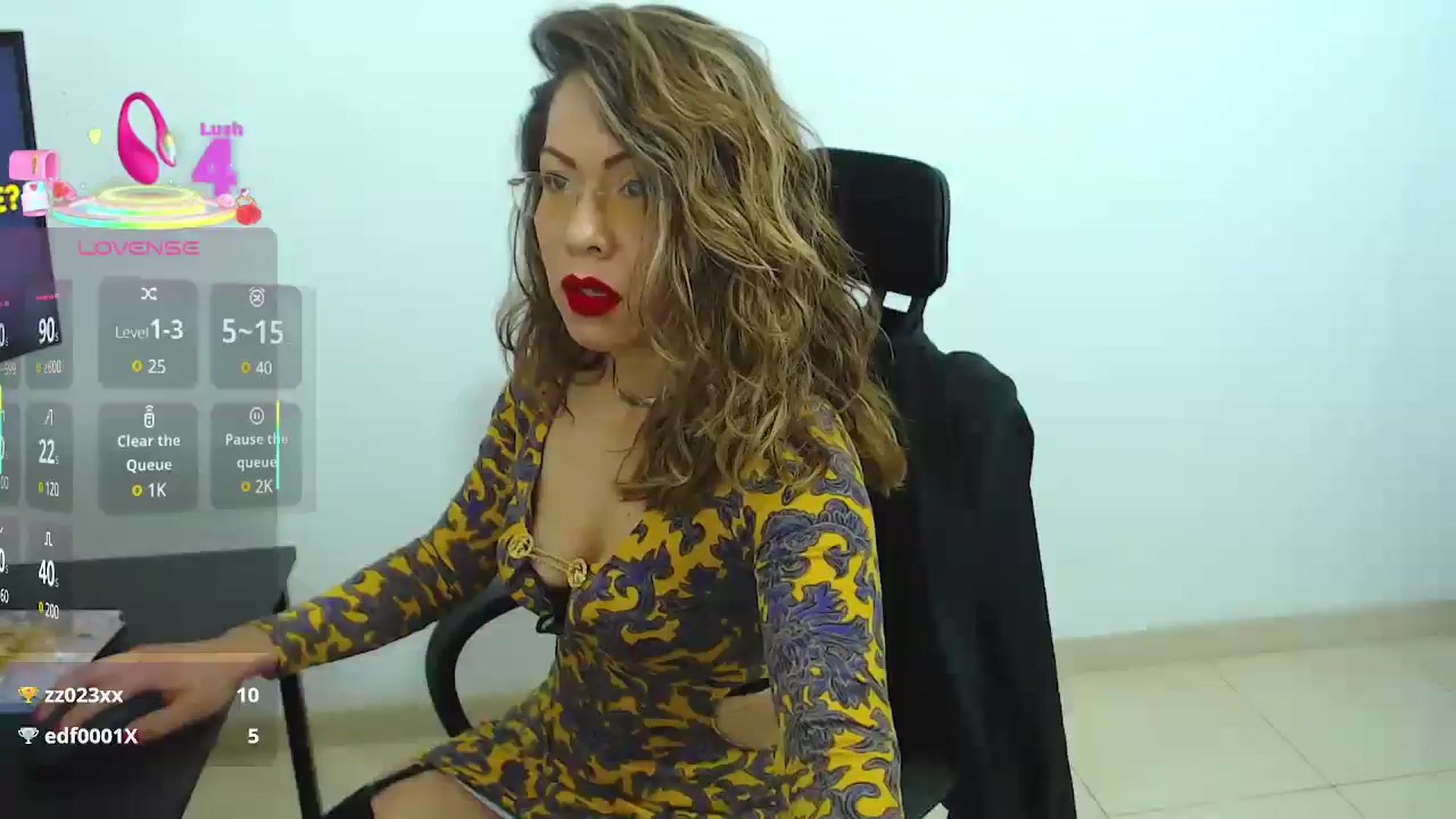 Gallery image thumbnail from office_secret's myfreecams stream on, 02/21/2025, 17:18 image 10 of 20